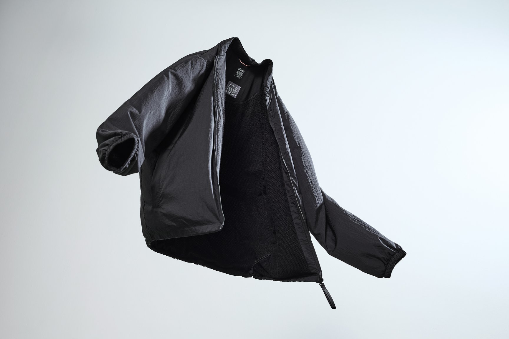 ACTIADAPT搭載ブルゾンの画像