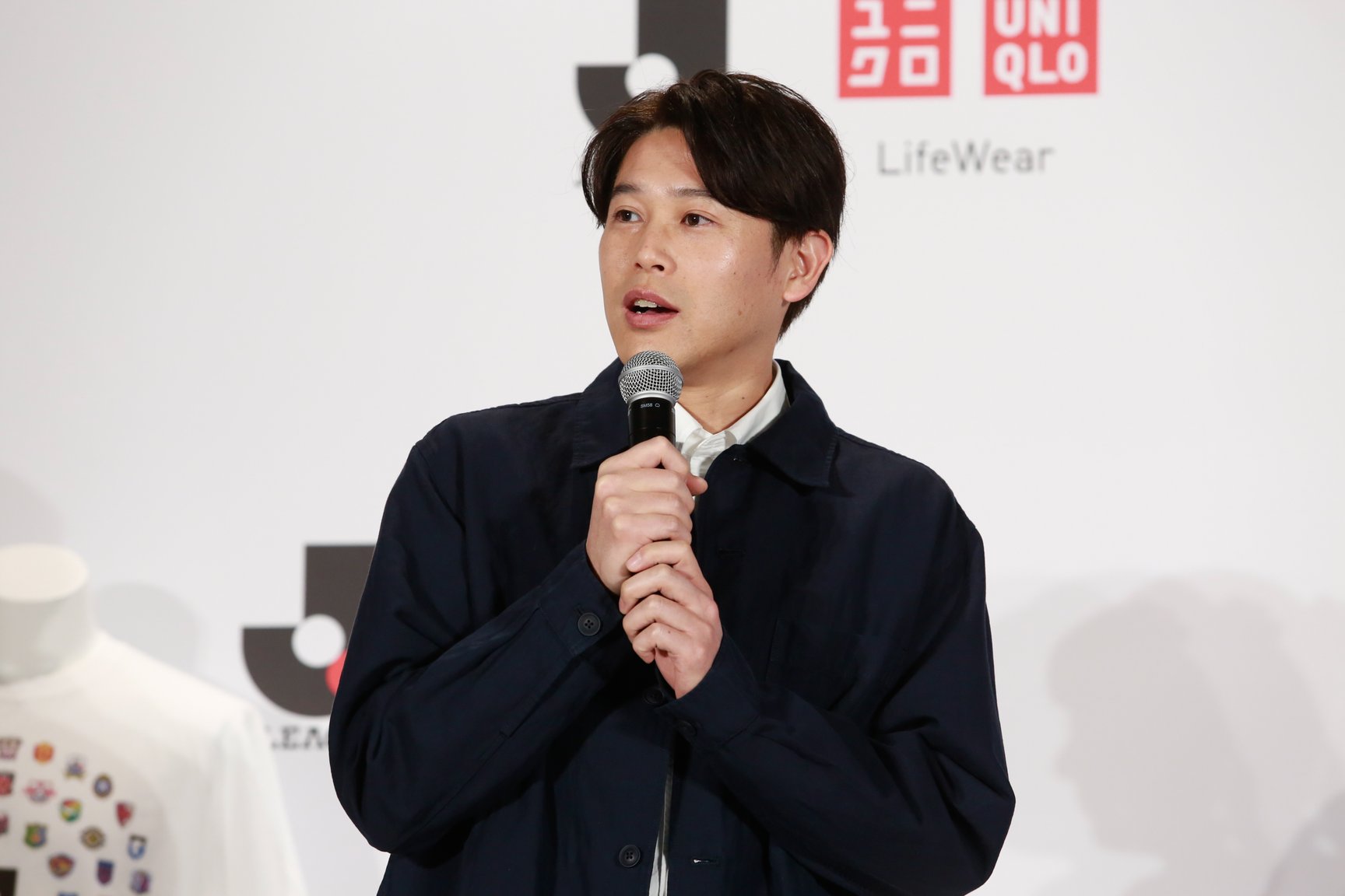 元サッカー日本代表の内田篤人氏のポートレート