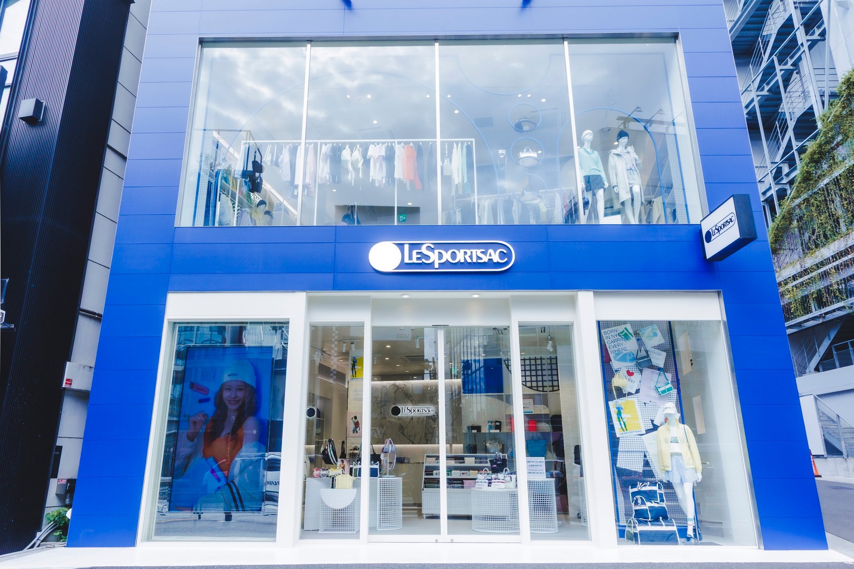 レスポートサック表参道店