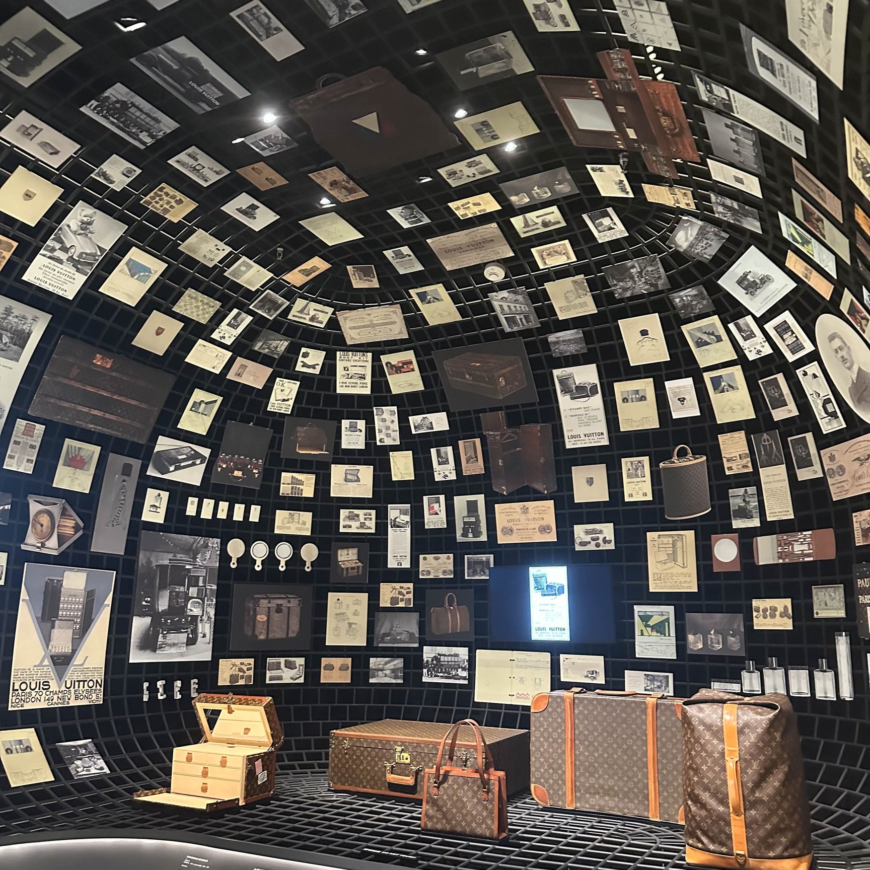 トランクと紙片