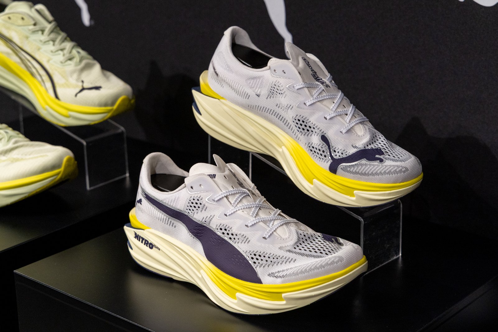 プーマの新作ランニングシューズ画像