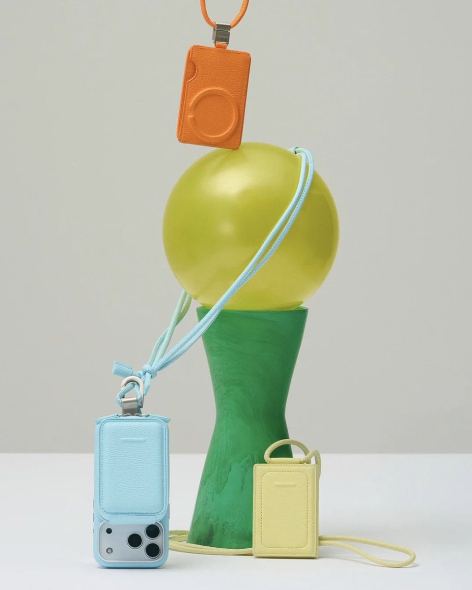 オブジェクツアイオーのアイフォンケース