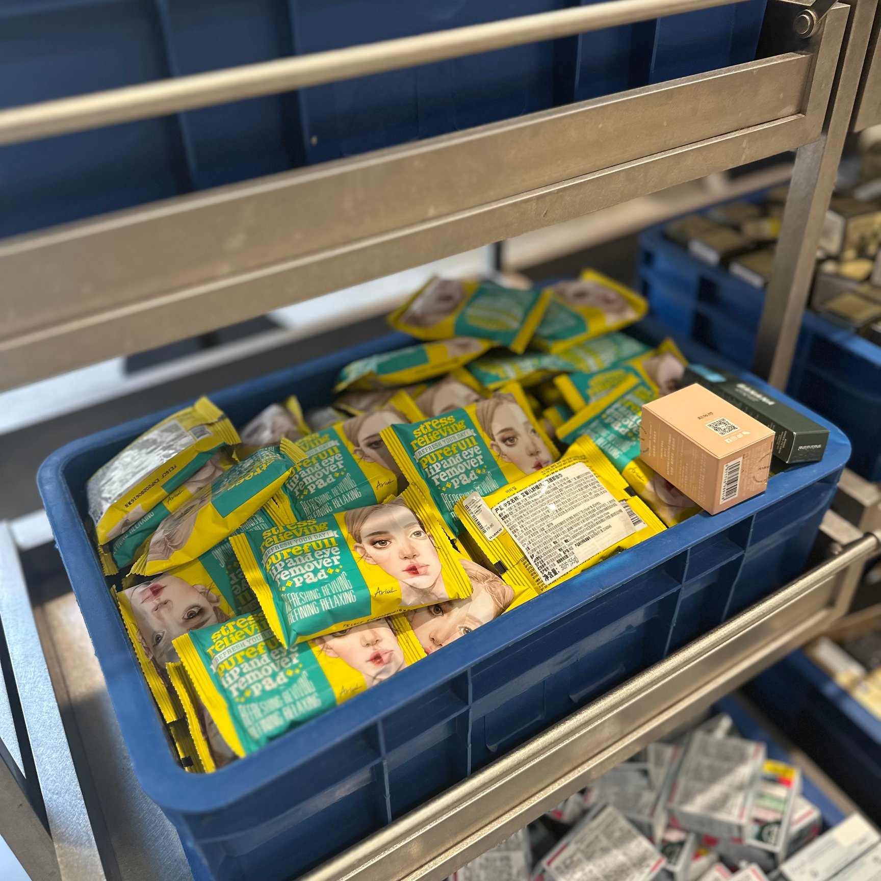 ステンレスの棚