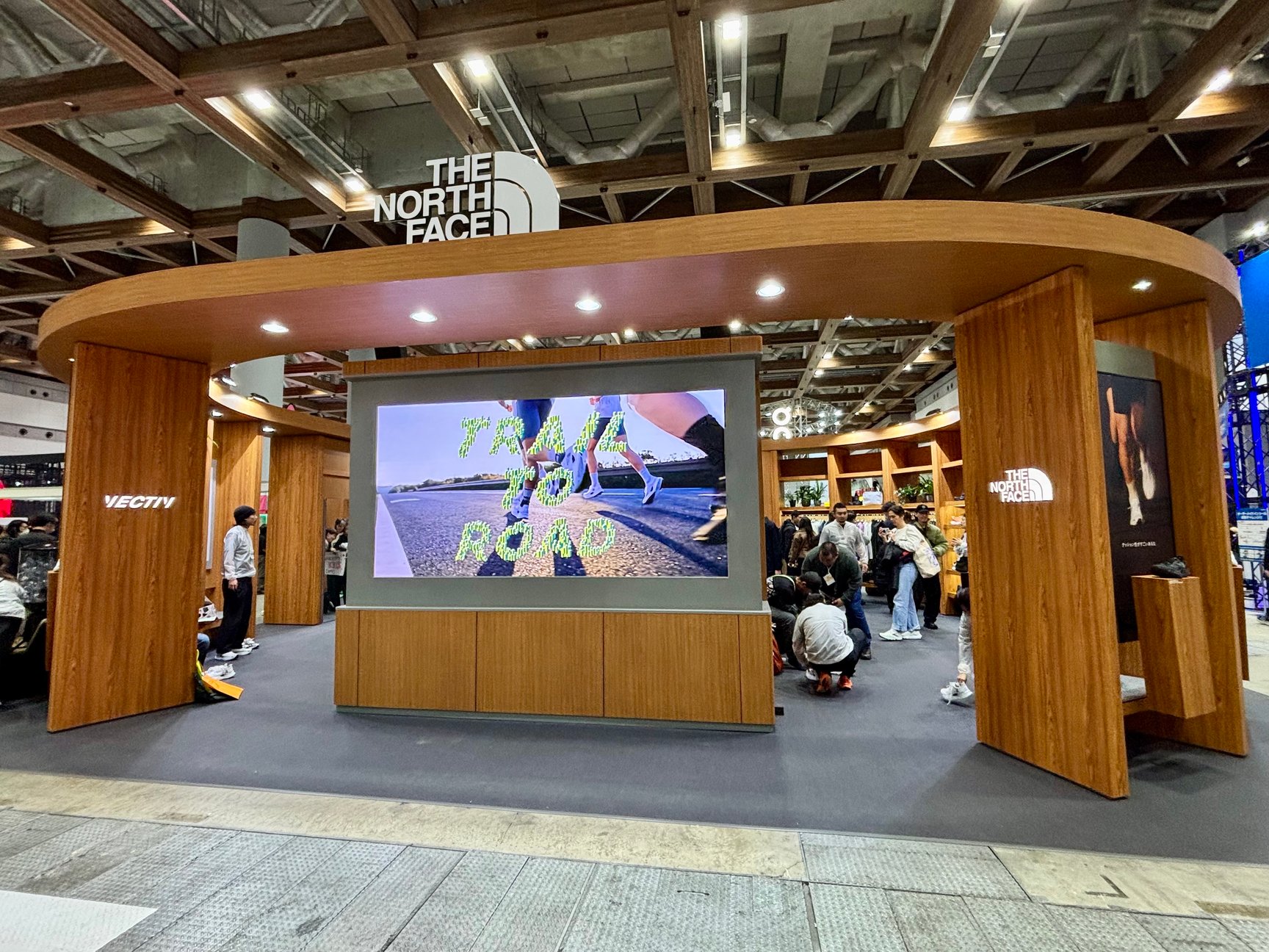 ザ・ノース・フェイスの出展ブース