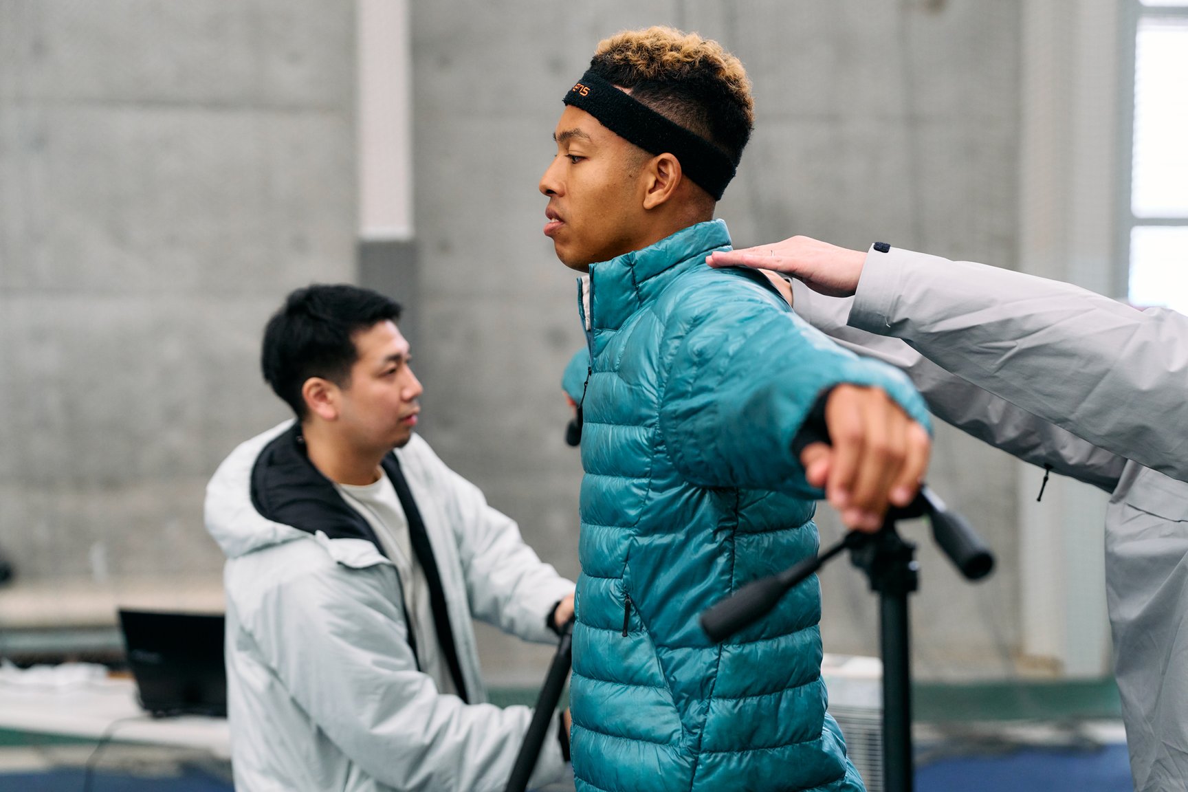 「ゴールドウイン テック・ラボ」でさまざまなデータを計測中のサニブラウン選手の画像