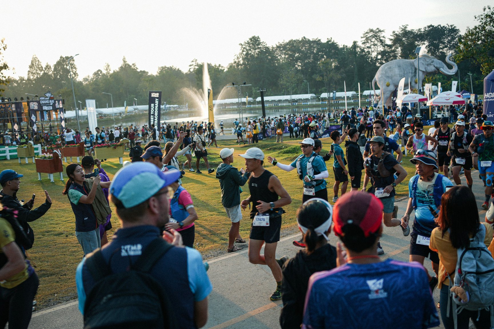 チェンマイでのレースを走る加藤さん