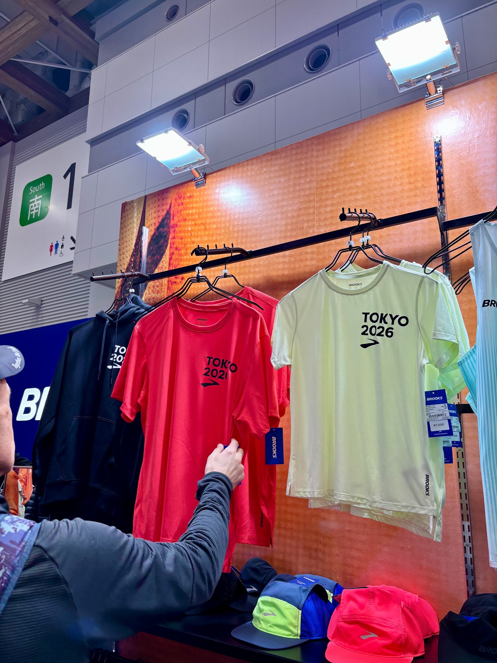 ブルックスのアパレル画像