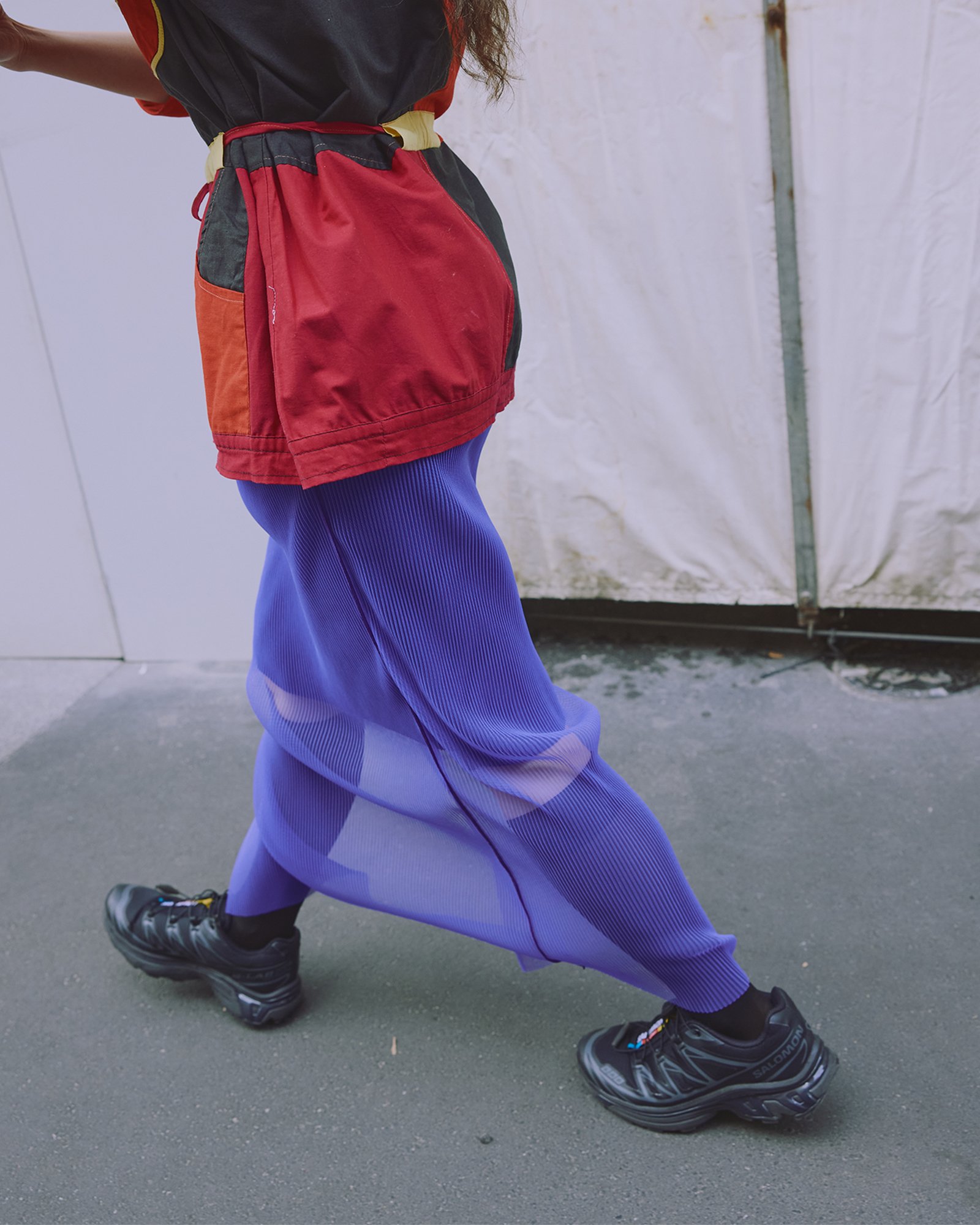 コトハヨコザワの洋服を着たモデル