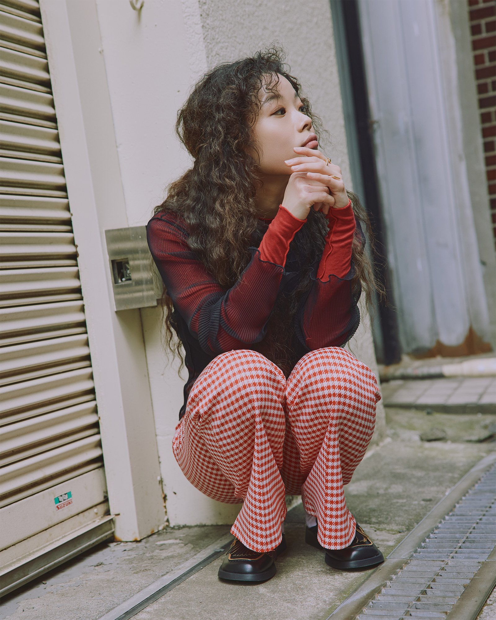 コトハヨコザワの洋服を着たモデル