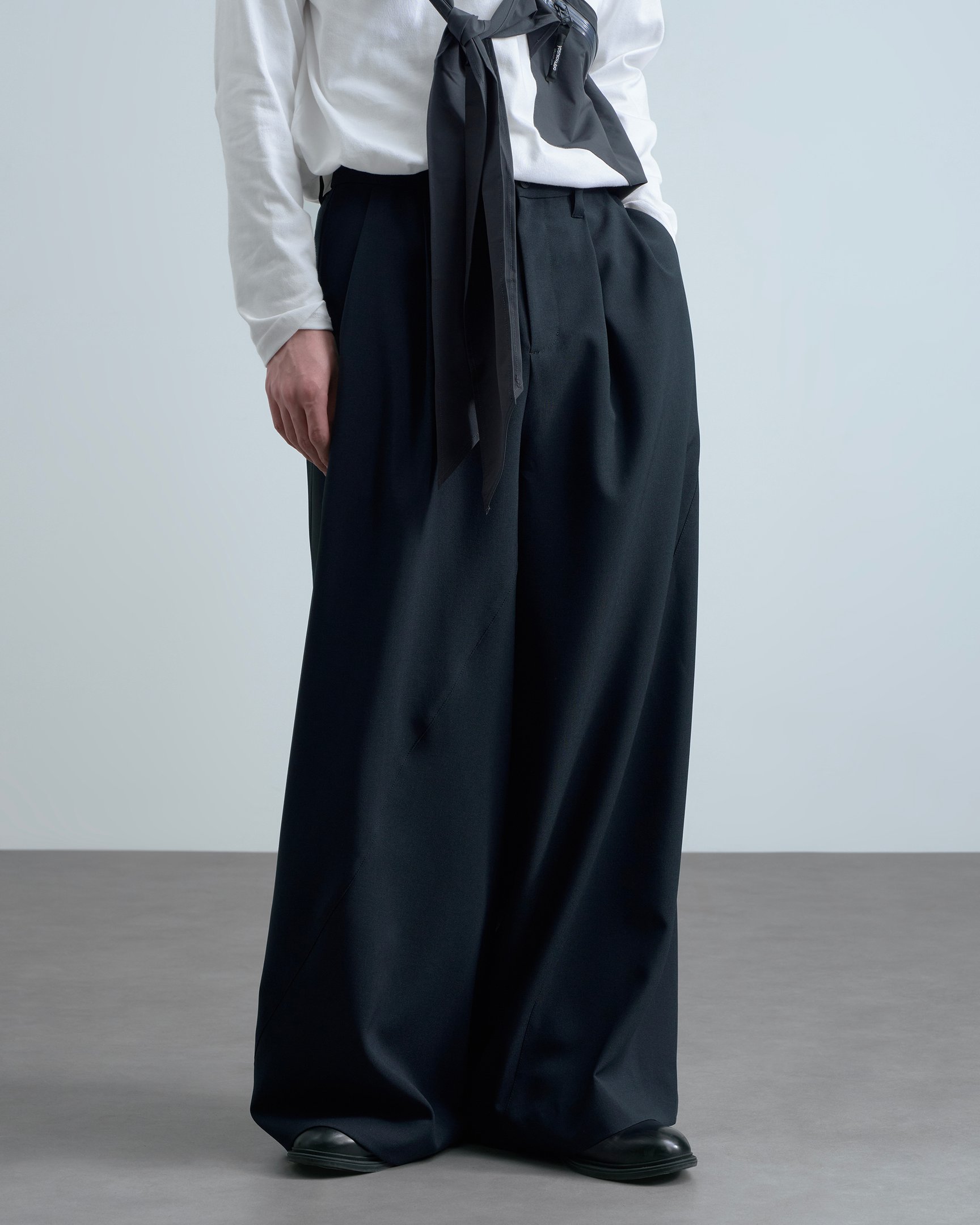 ヨシオクボのスラックス