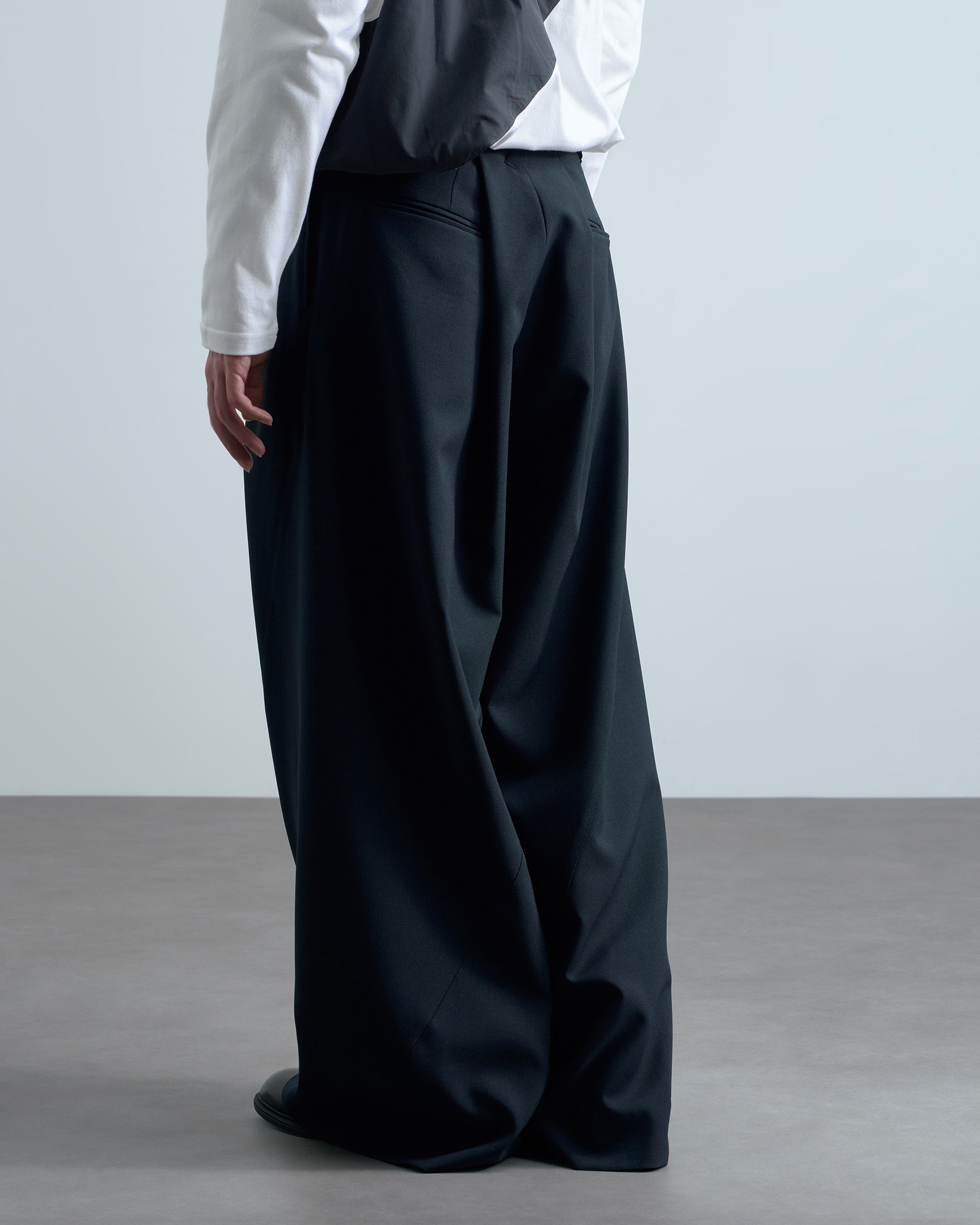 ヨシオクボのスラックス