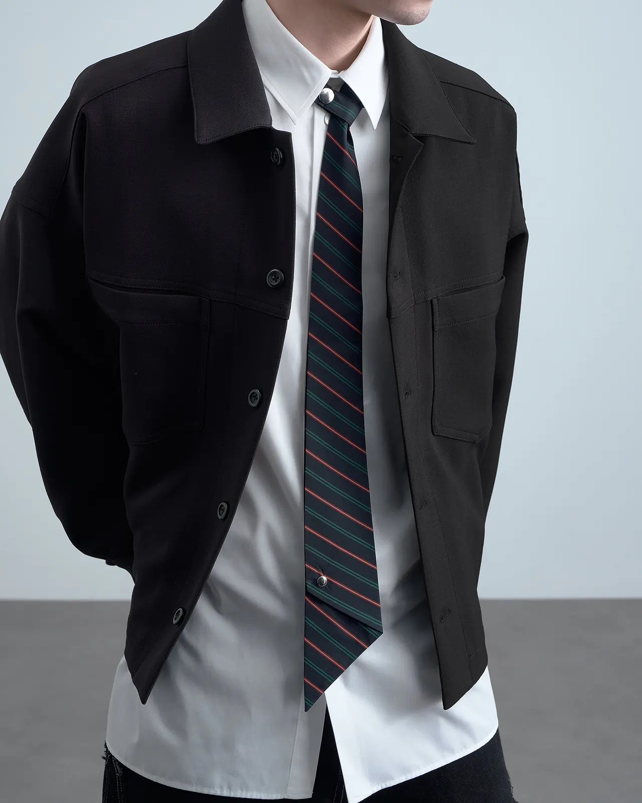 タムのネクタイ