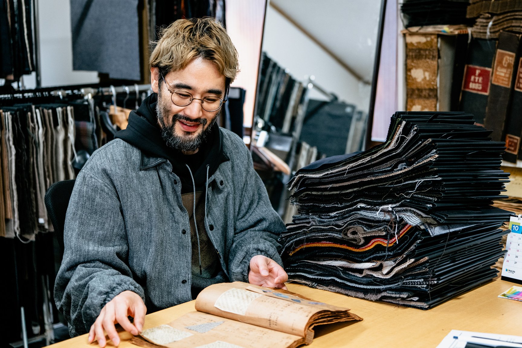 山栄毛織の生地見本