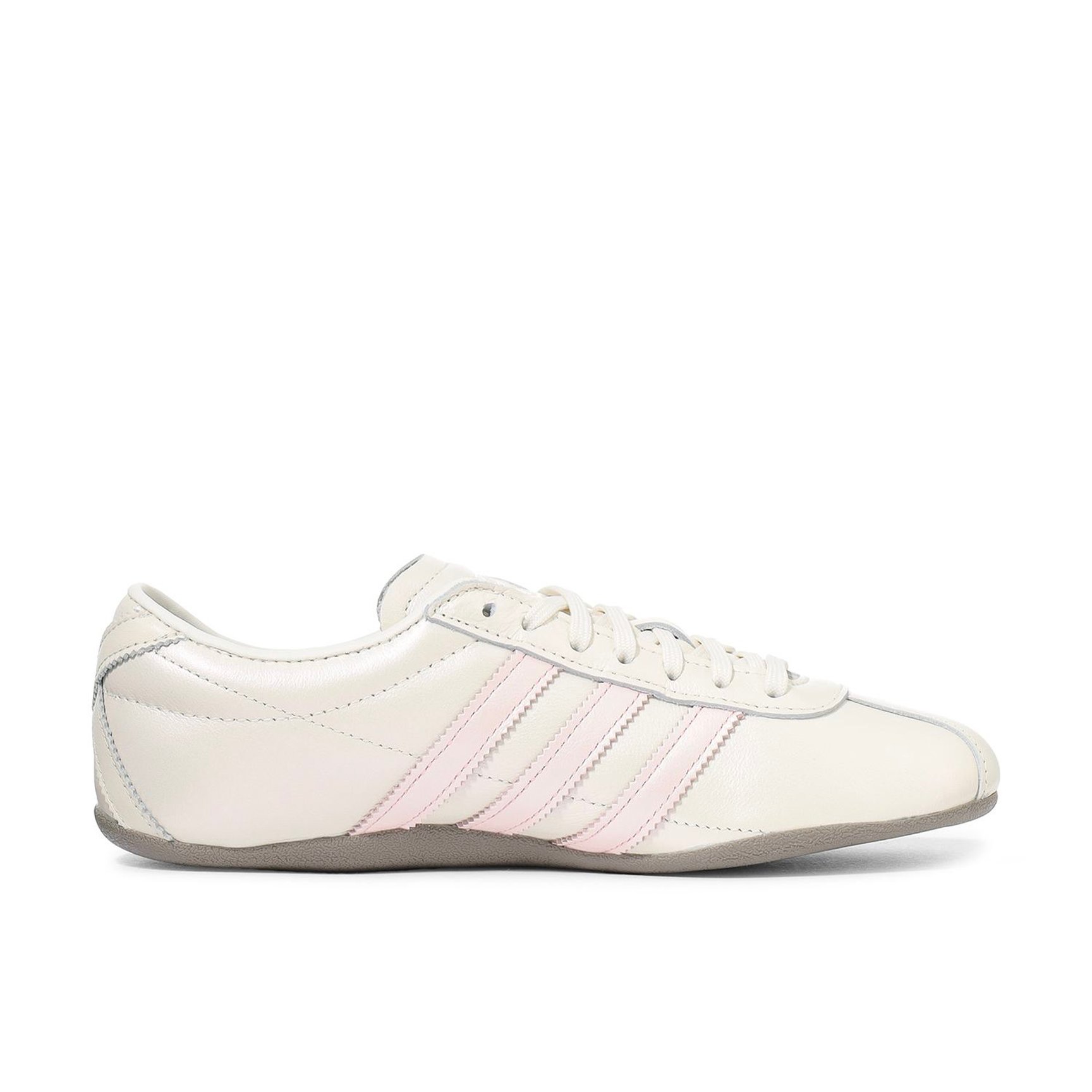 白いスニーカー