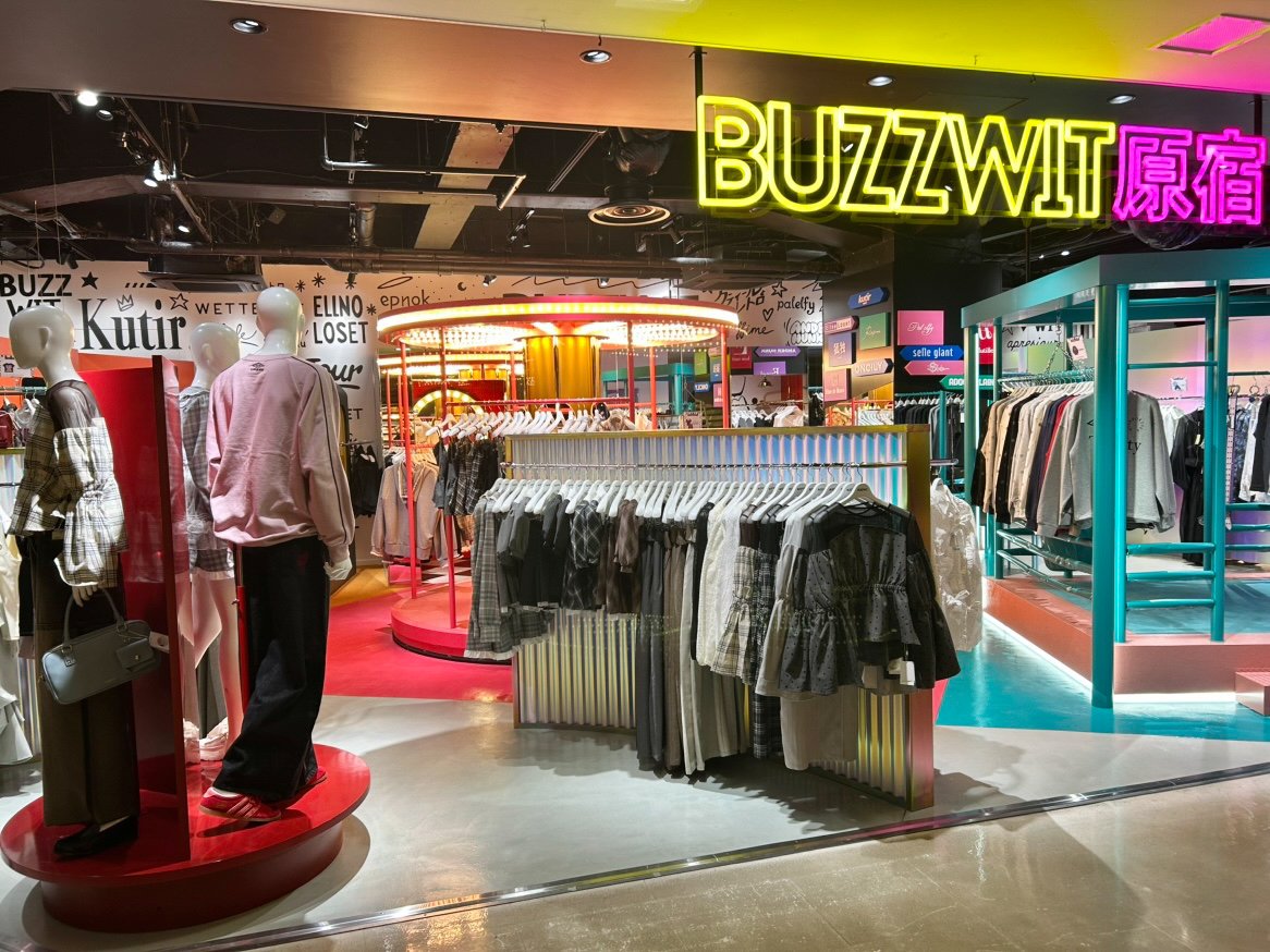 バズウィット原宿の店内画像