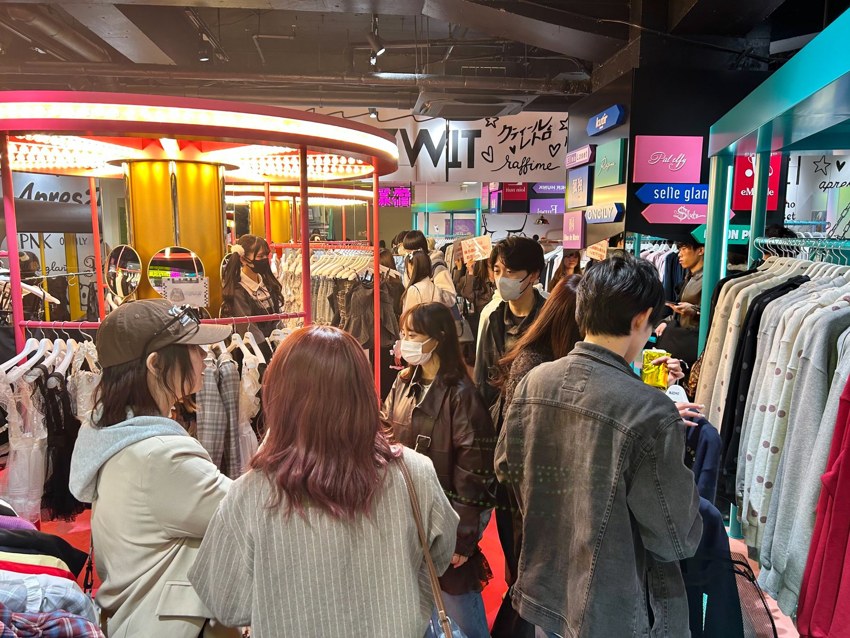 バズウィット原宿の内観画像