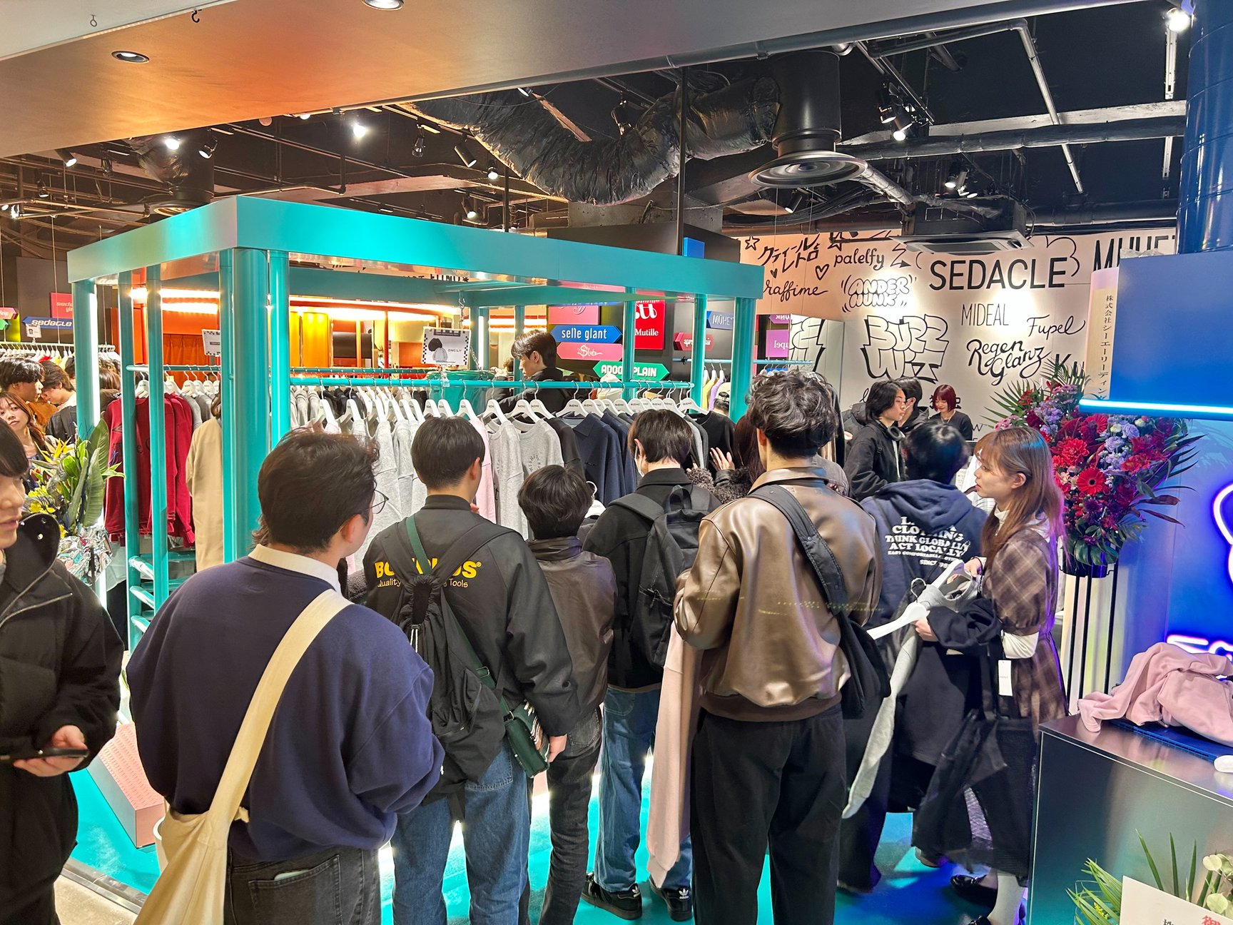 バズウィット原宿の内観画像