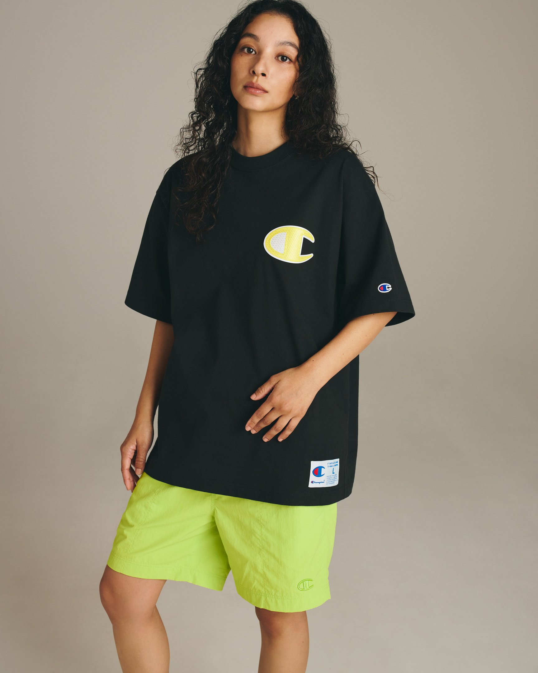 チャンピオン2026年春夏コレクションを着蒼葉える