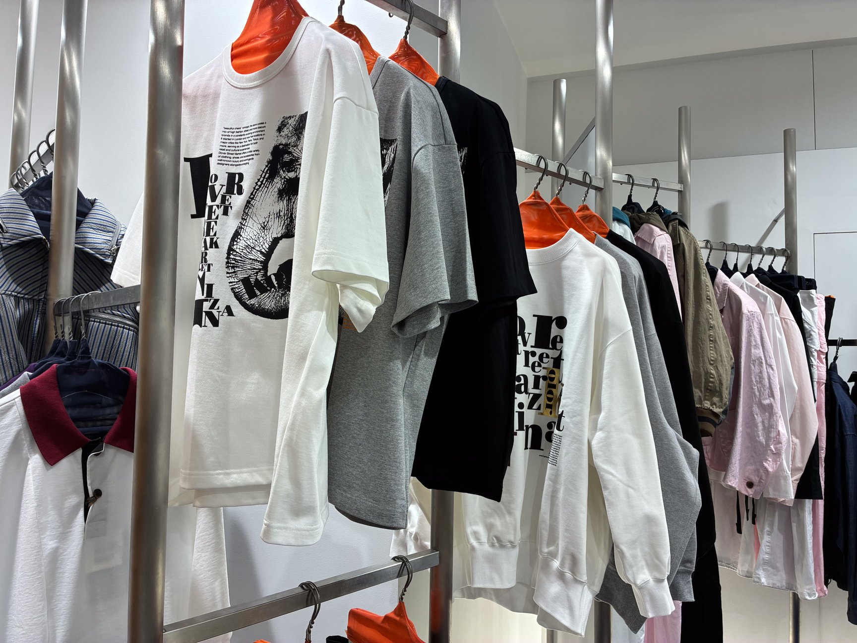 カラーの限定アイテム