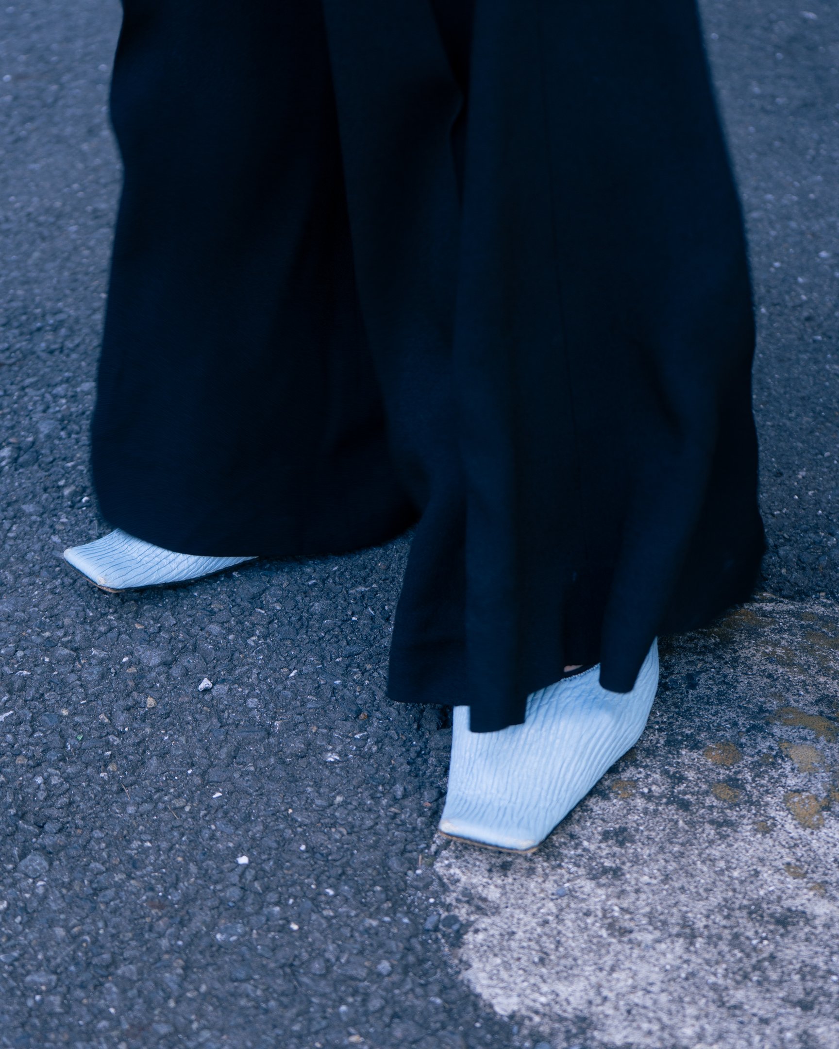 カナコサカイの服を着たモデル