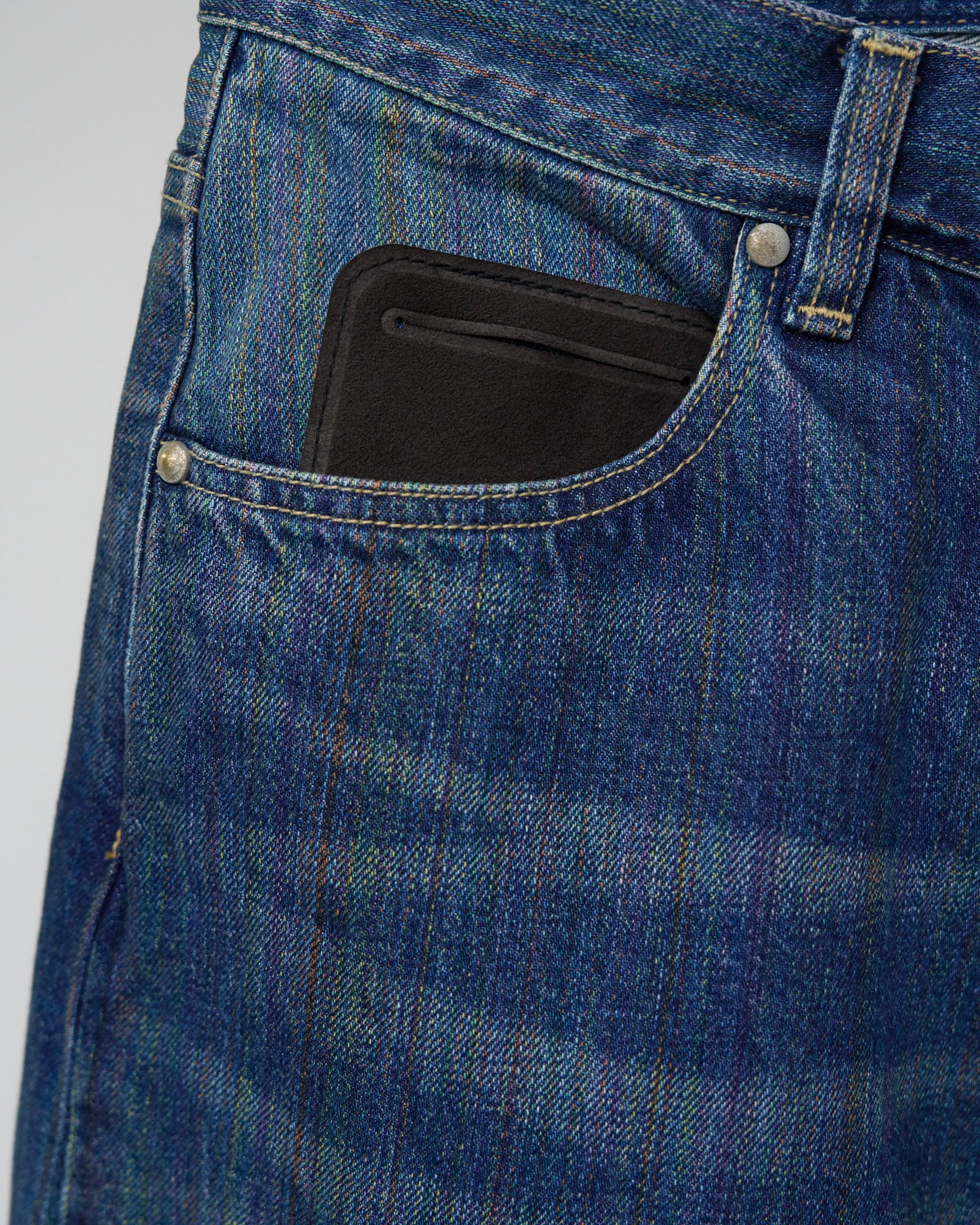 パラトレイトのデニムパンツ