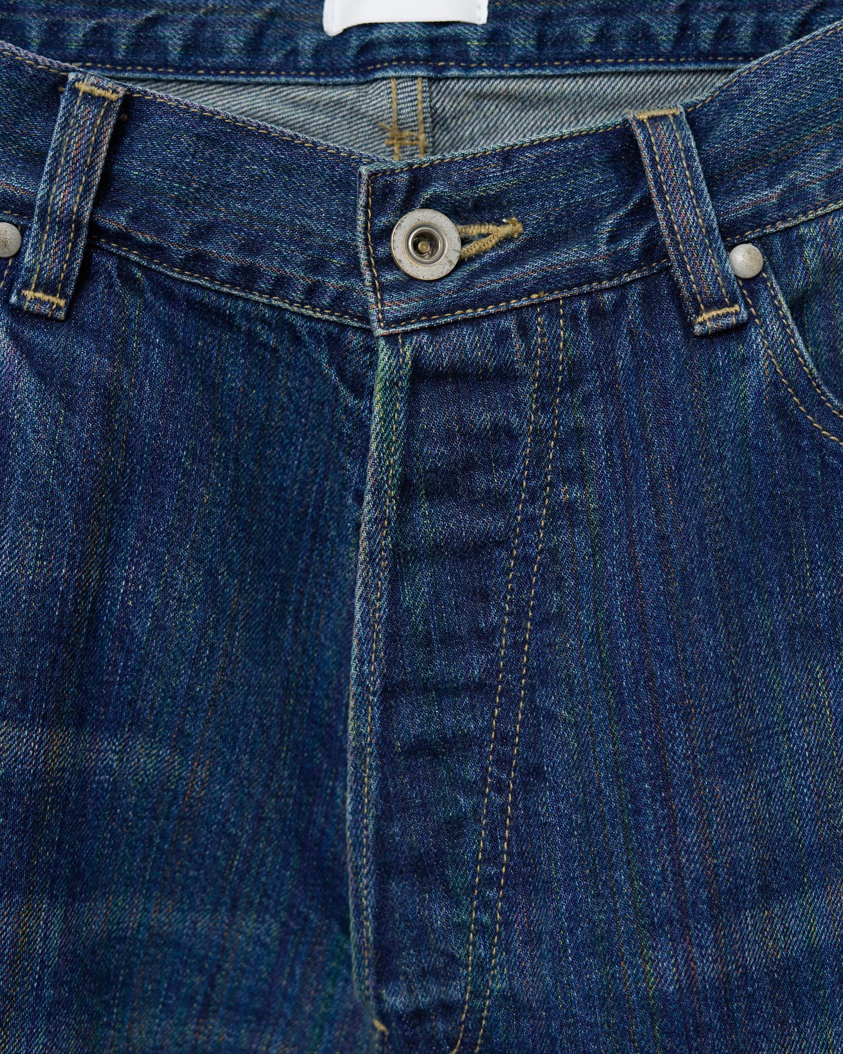 パラトレイトのデニムパンツ