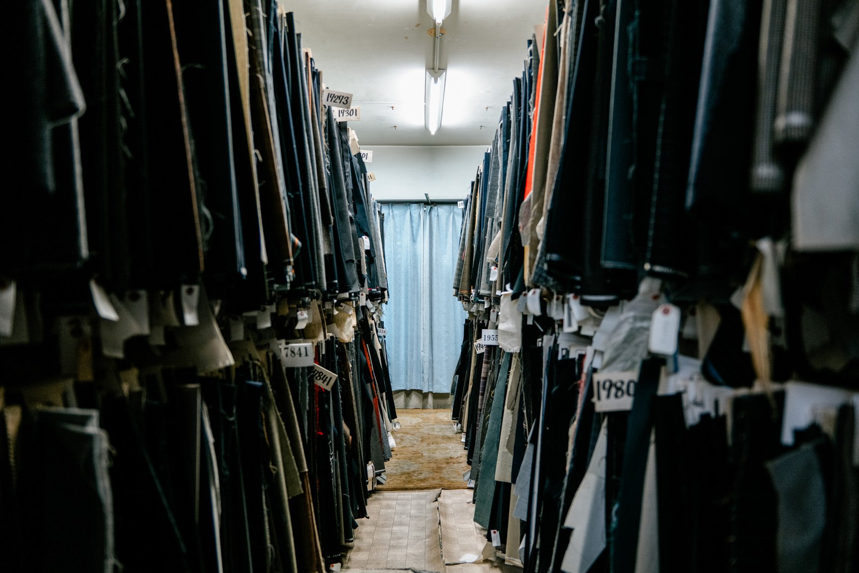 葛利毛織工業株式会社 別館の生地アーカイヴ