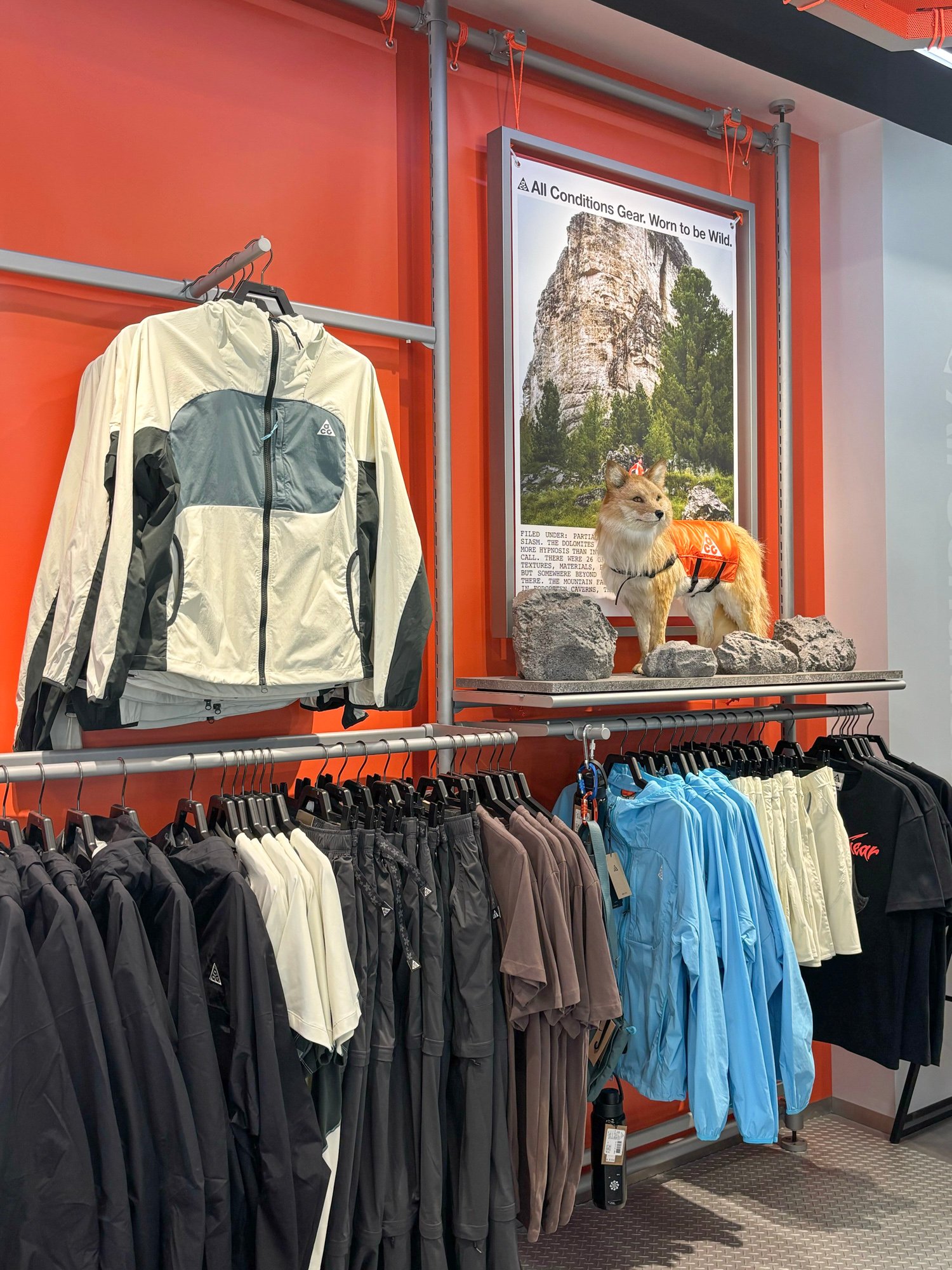 ナイキ新宿の店内