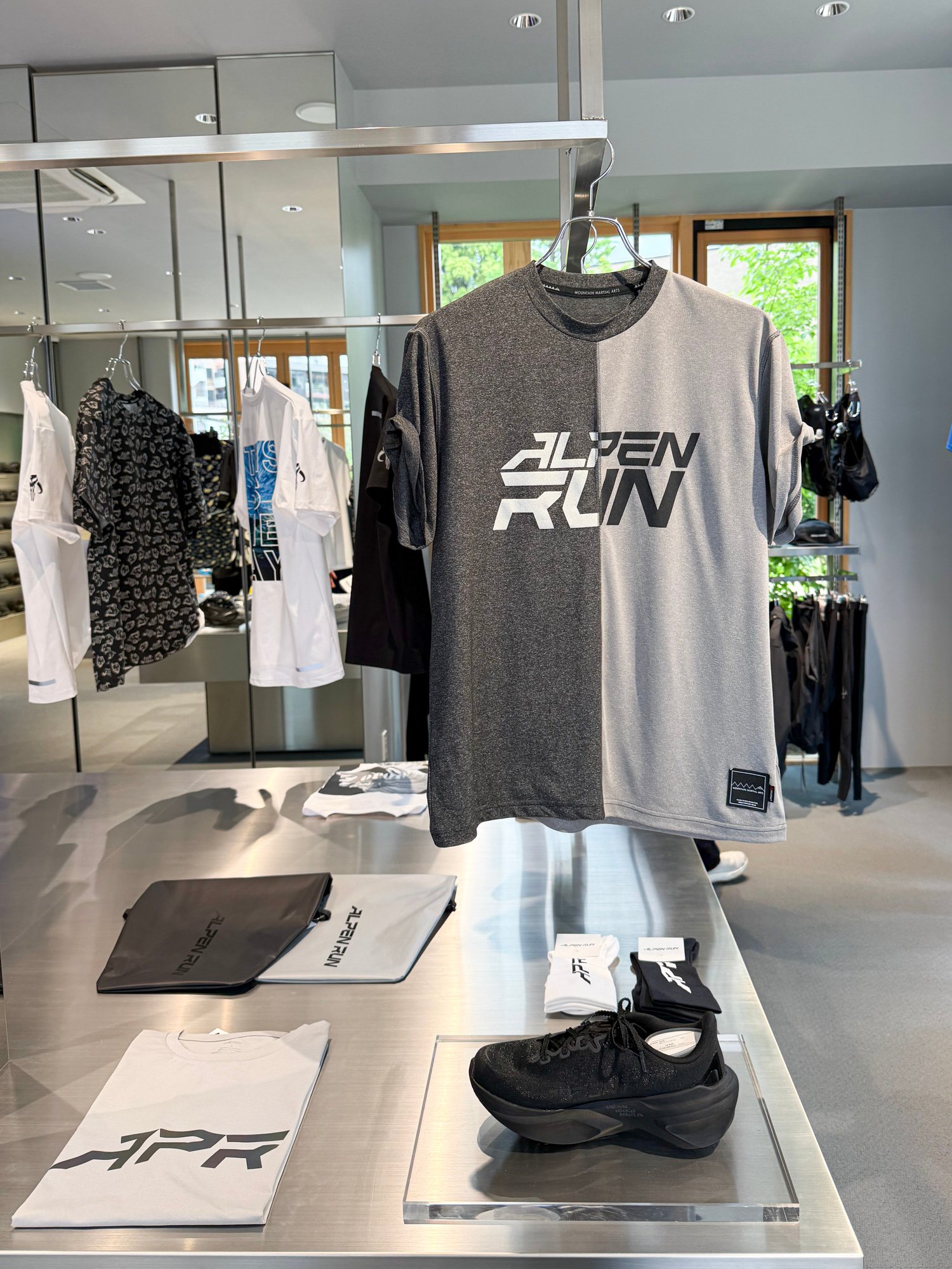 ALPEN RUN MEIJI PARKの店内