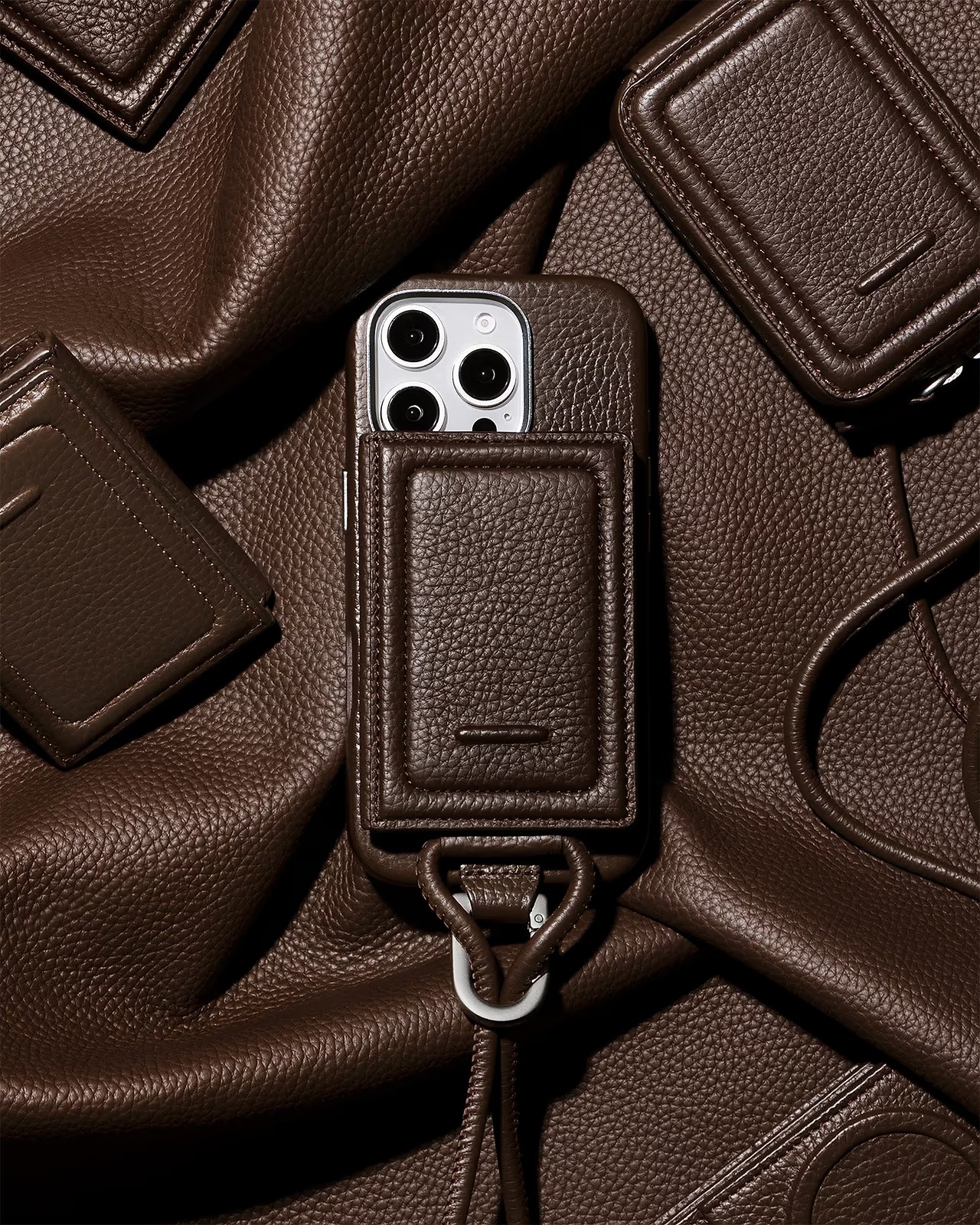 オブジェクツアイオーのスマートフォンケース