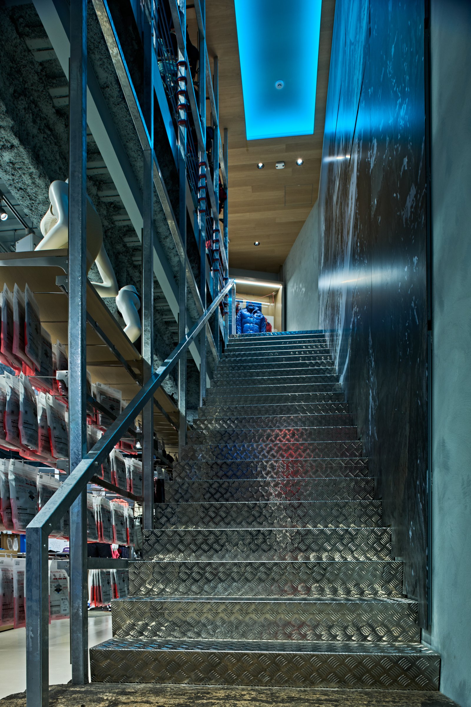 ミレーの渋谷の直営店画像