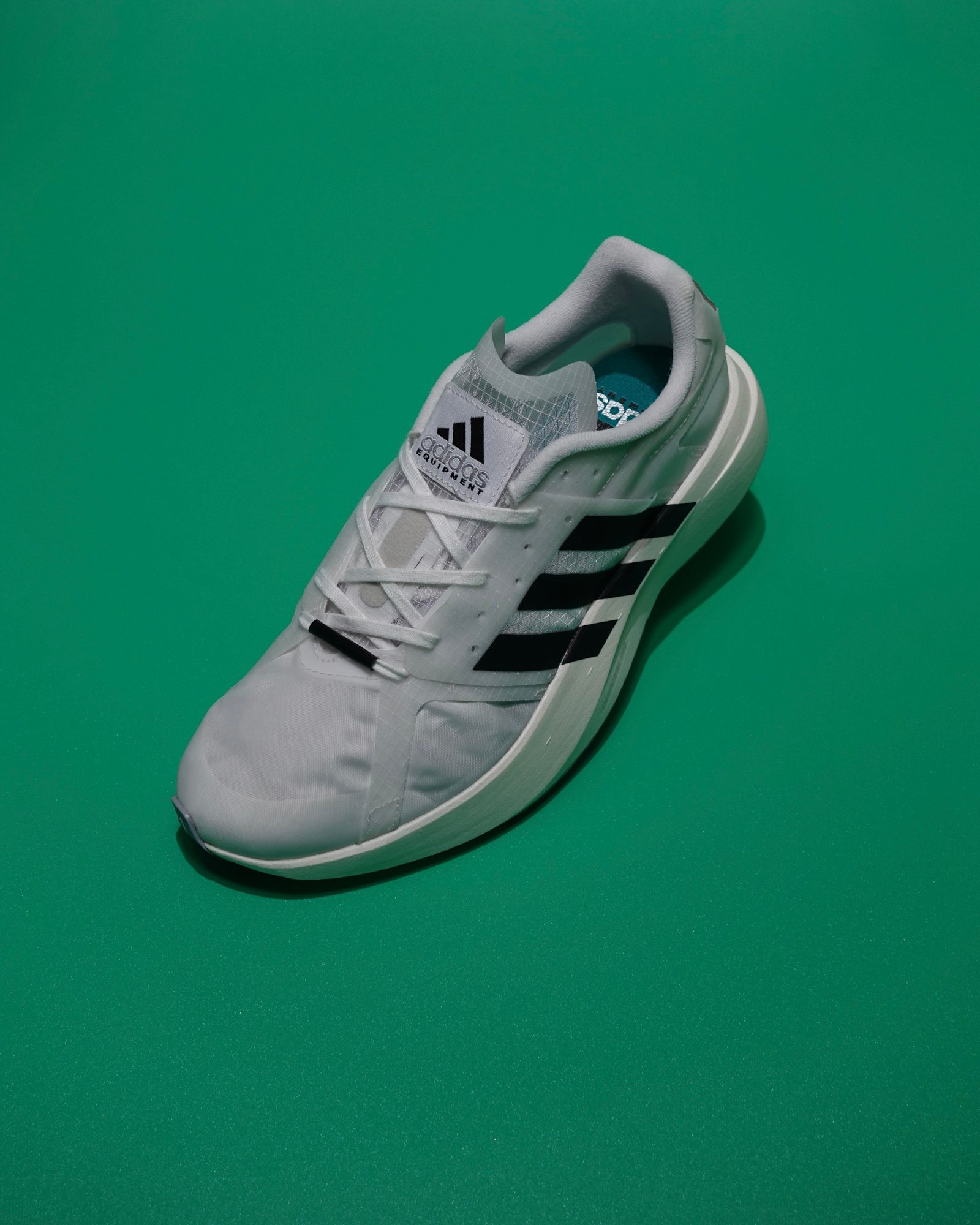 白いスニーカー