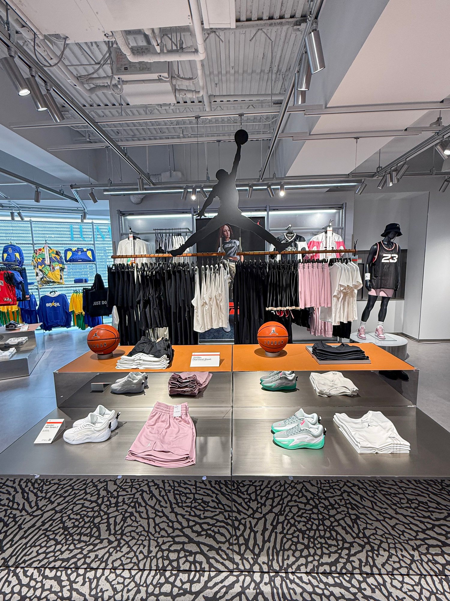 NIKE SHINJUKUの店内
