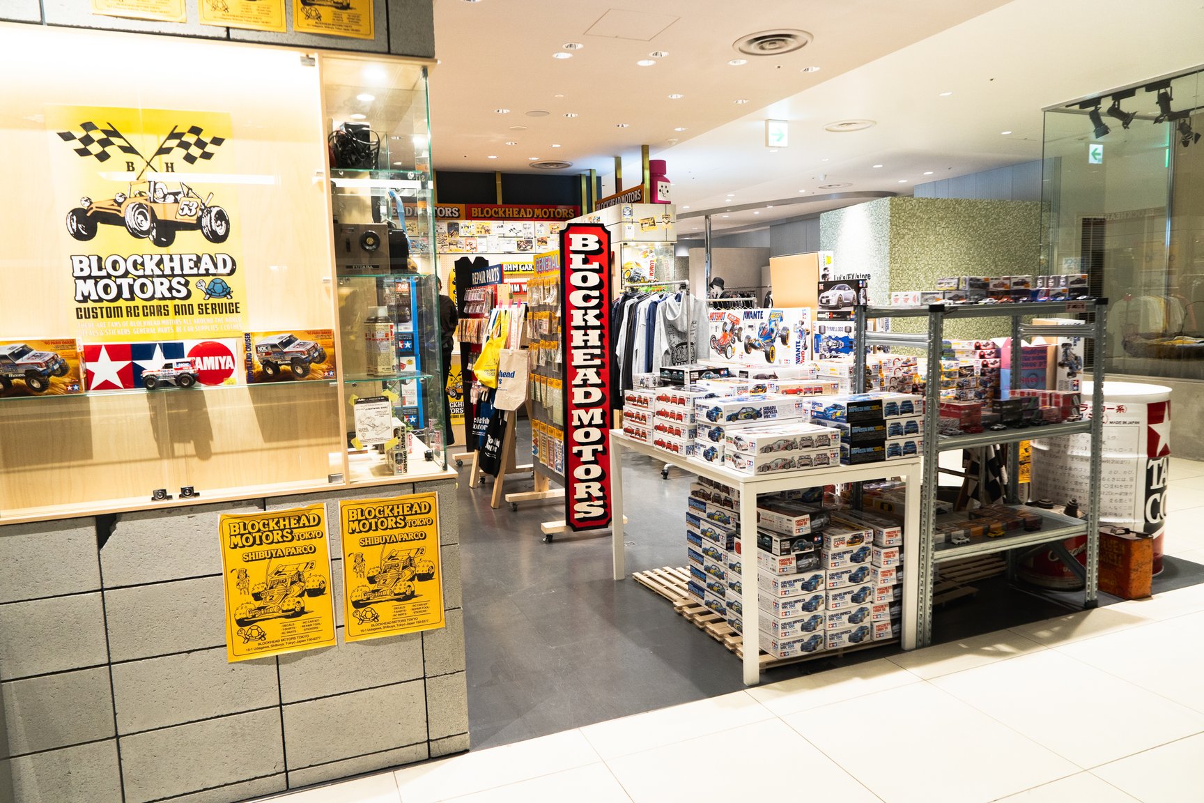 渋谷パルコ5階の「ブロックヘッドモータース」店頭画像