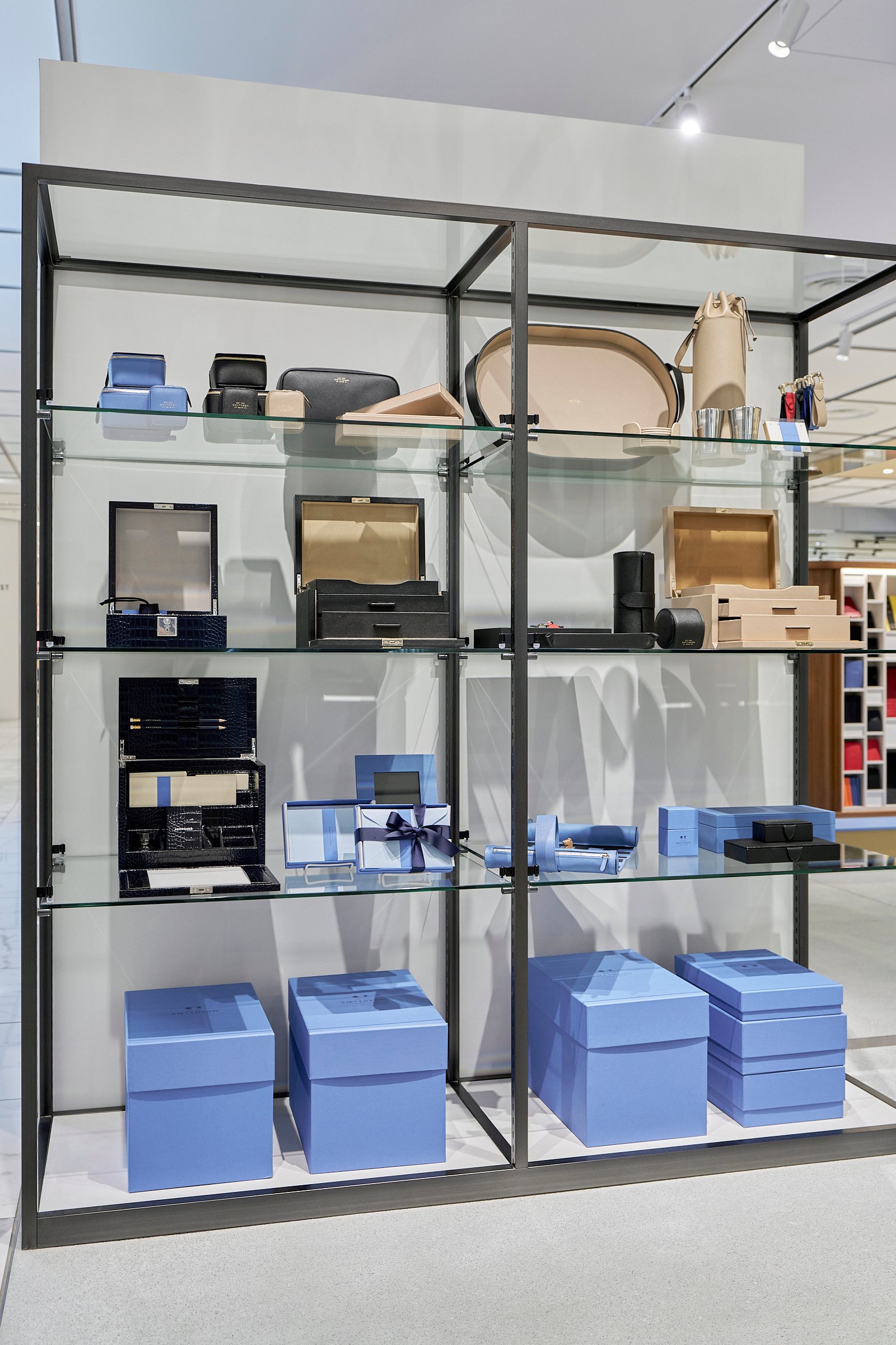 「スマイソン(SMYTHSON)」