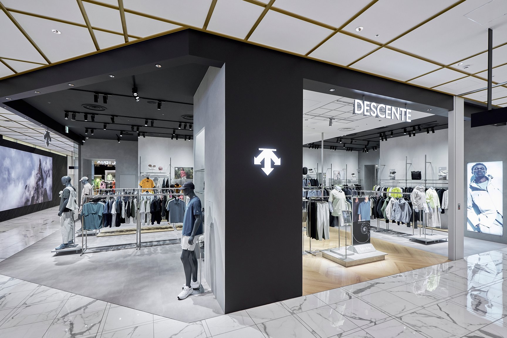 「デサント(DESCENTE)」