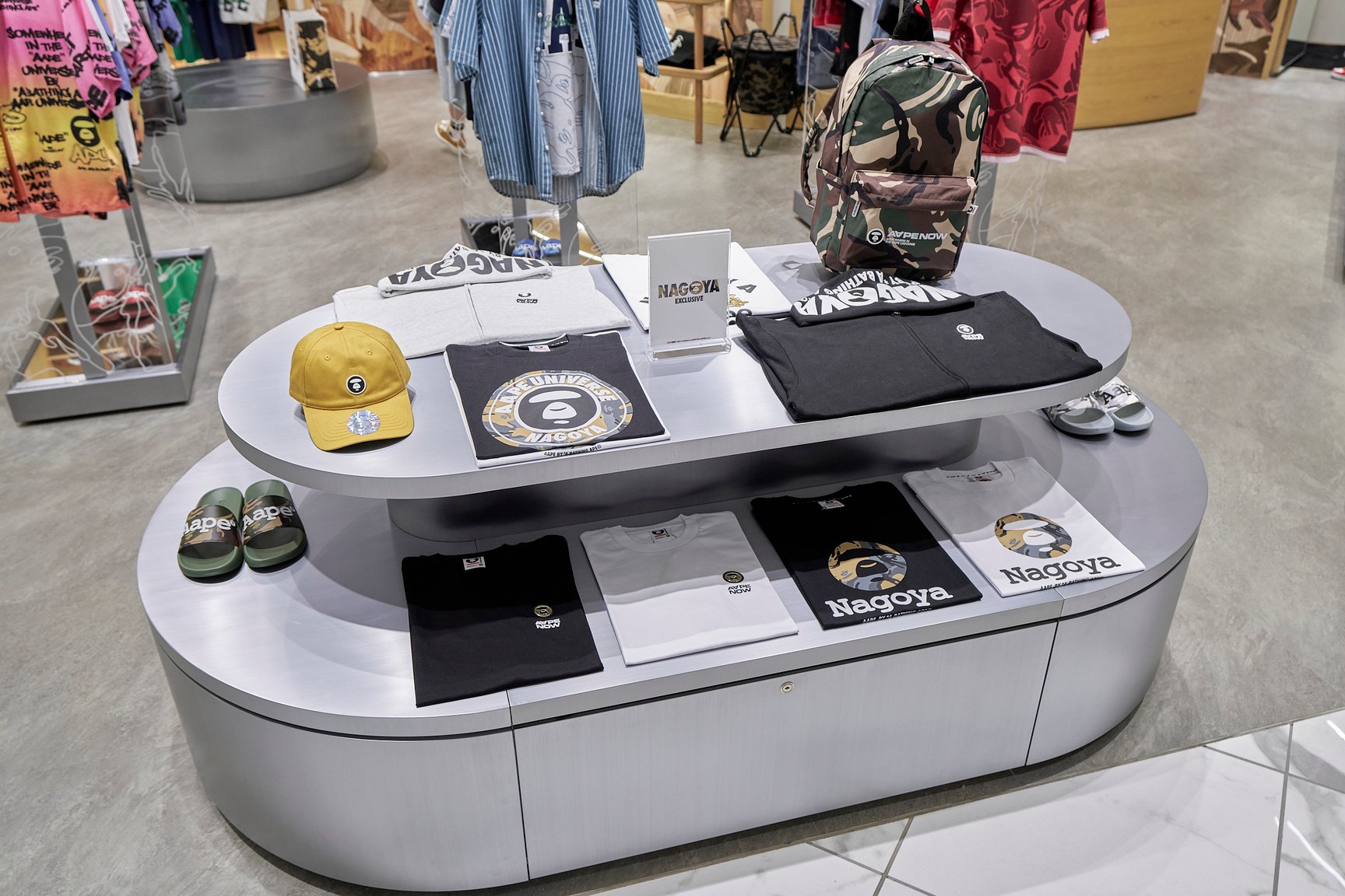「エーエイプ ストア(AAPE STORE)」