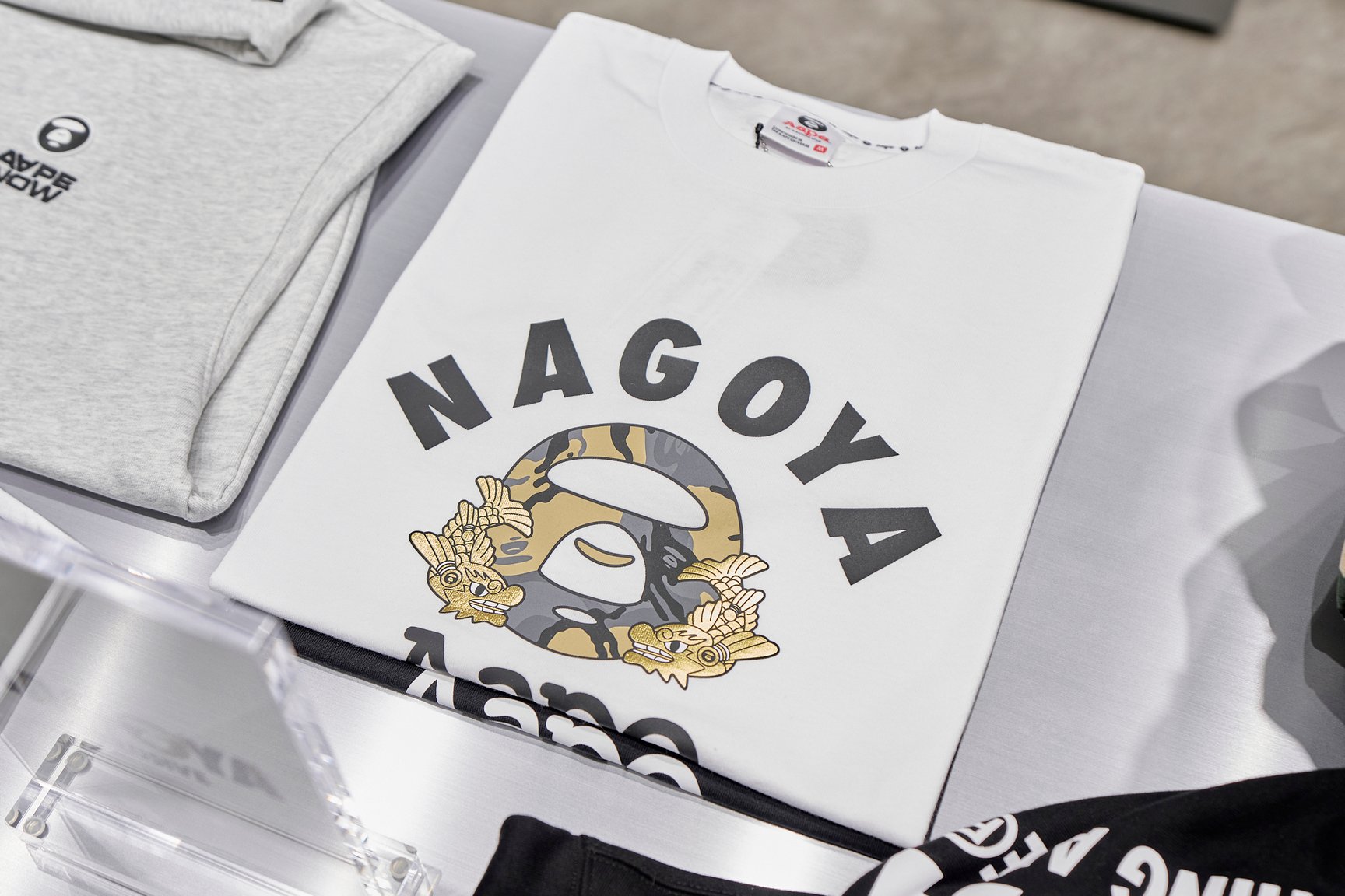 「エーエイプ ストア(AAPE STORE)」