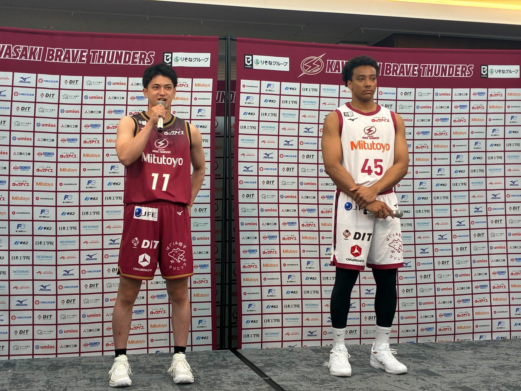 川崎ブレイブサンダースの米須玲音選手、山内ジャヘル琉人選手