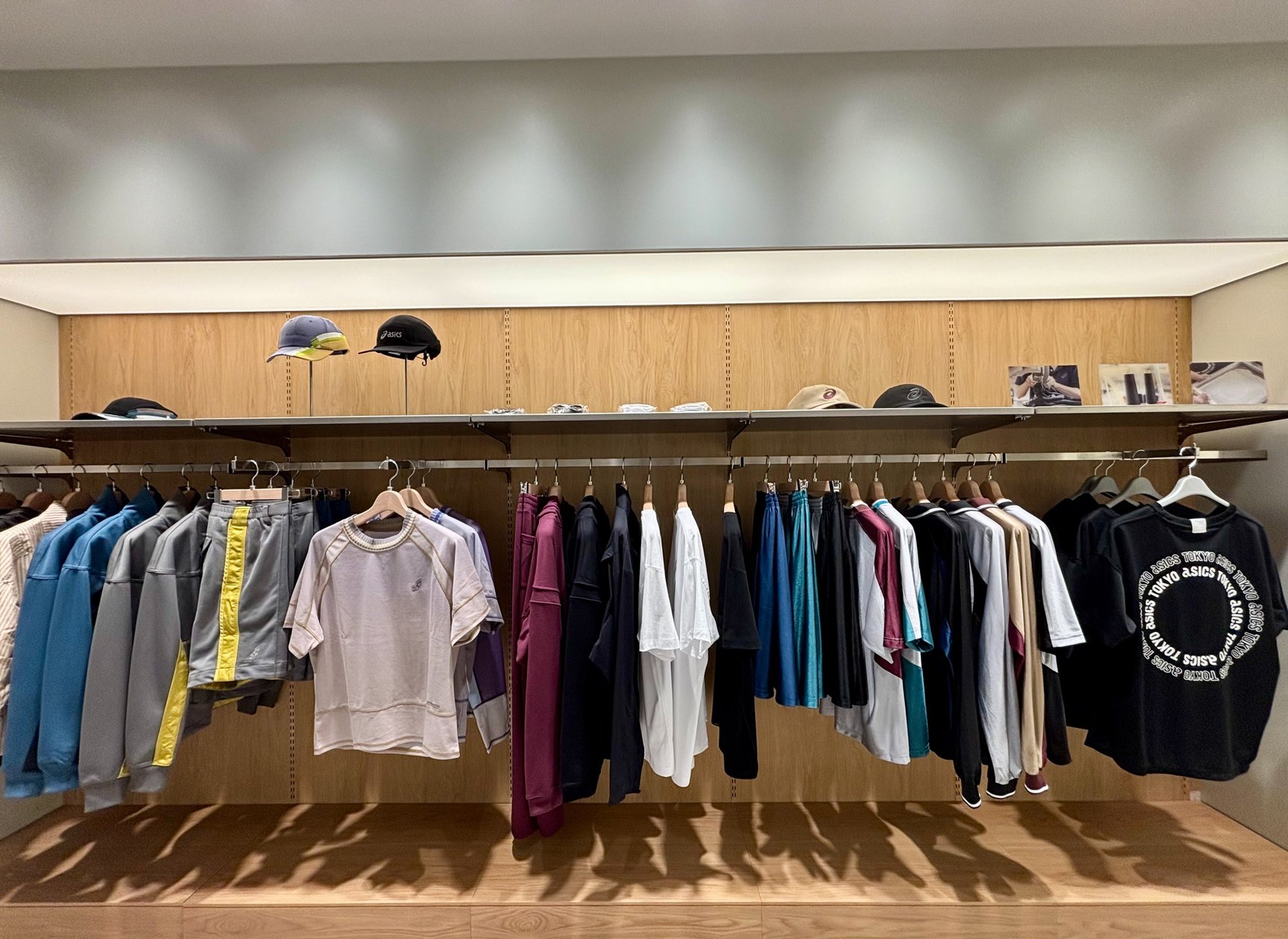 ��ASICS FLAGSHIP SHINJUKU���ε��n���Q