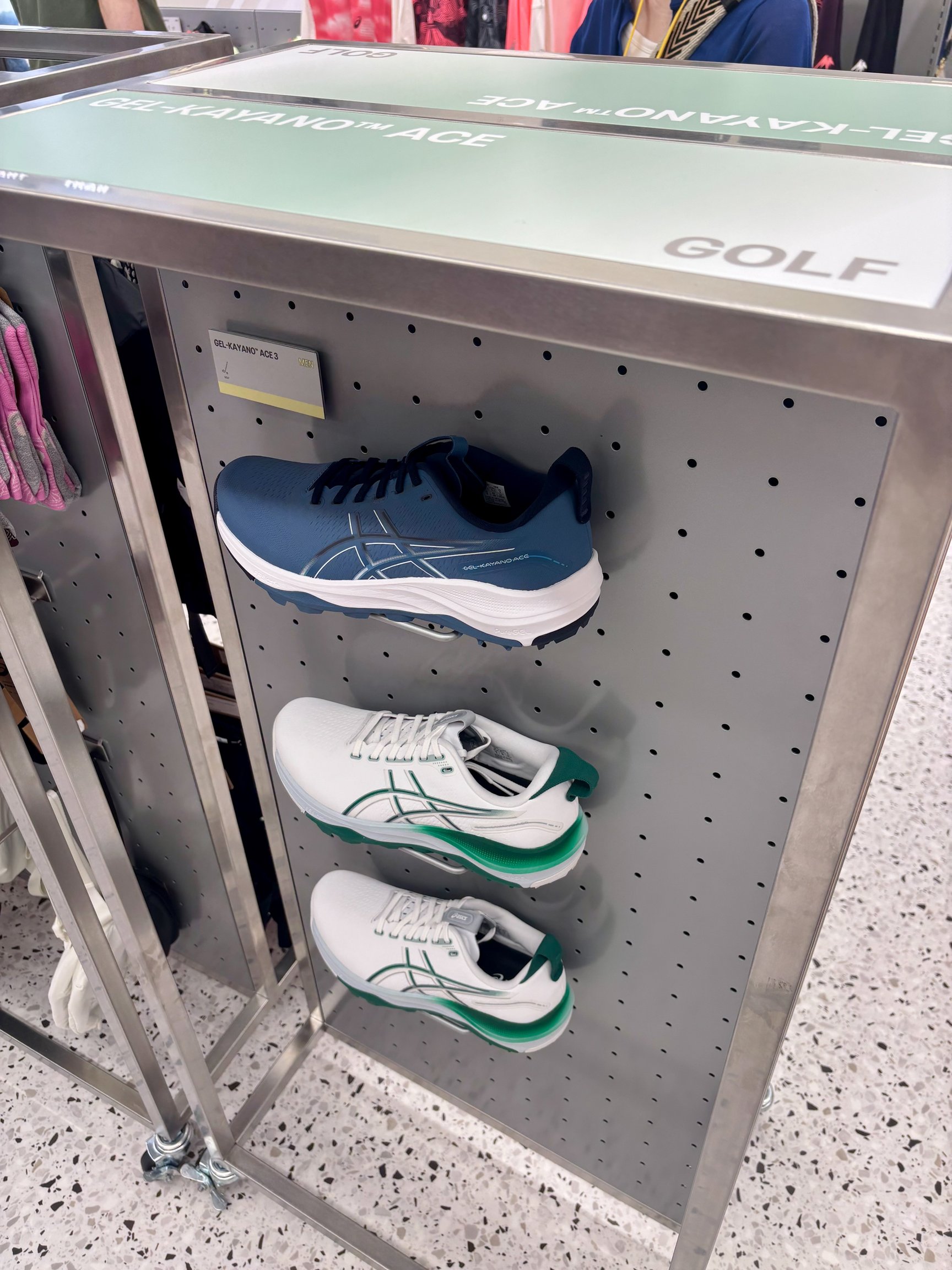 ��ASICS FLAGSHIP SHINJUKU���ε��n���Q