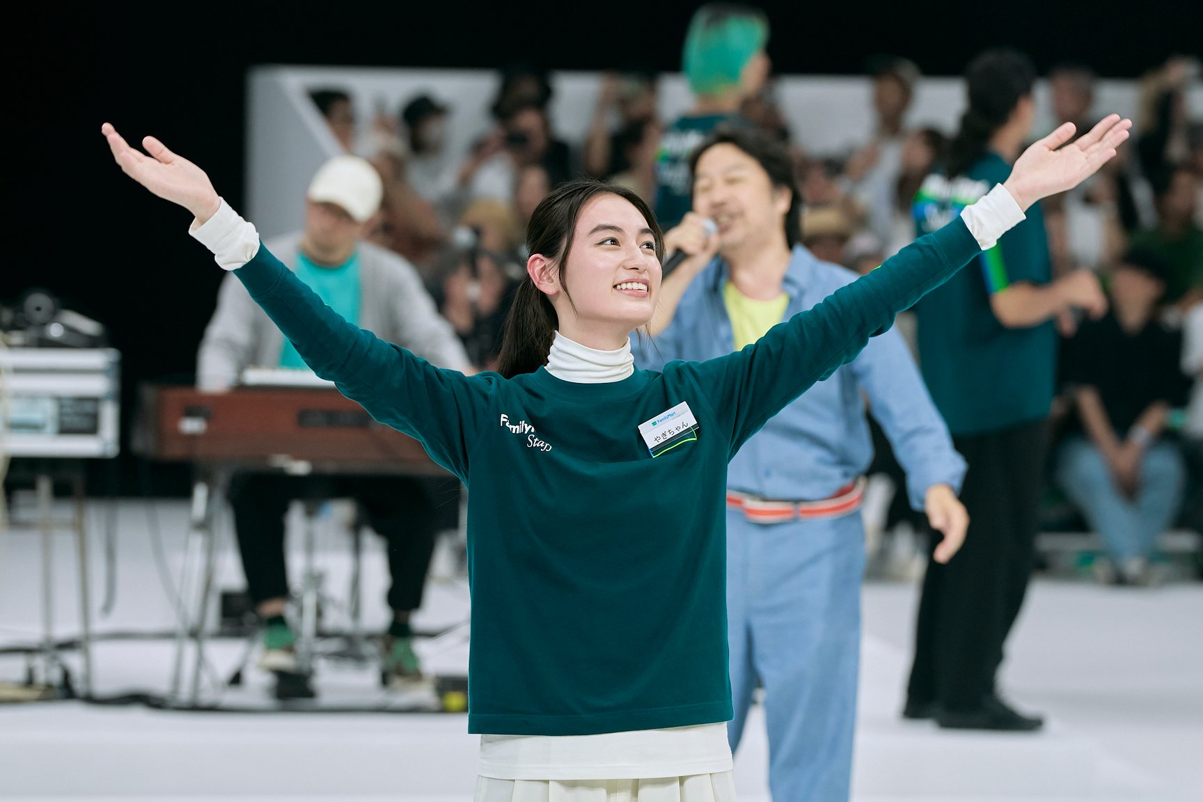 フィナーレに登場した八木莉可子