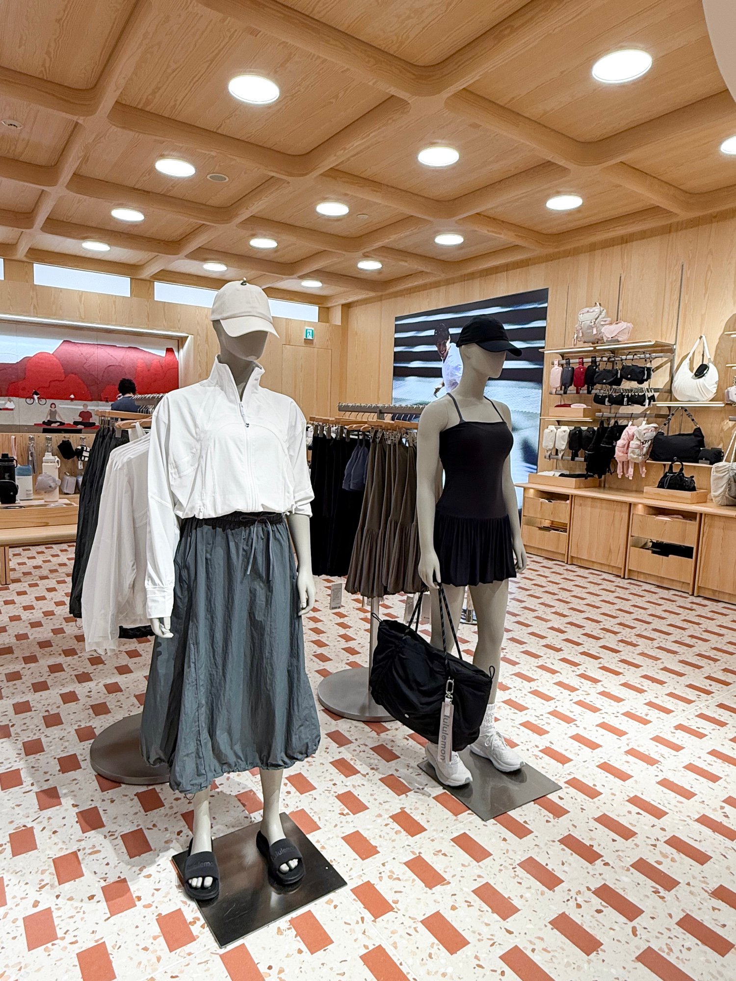 ルルレモンの店内