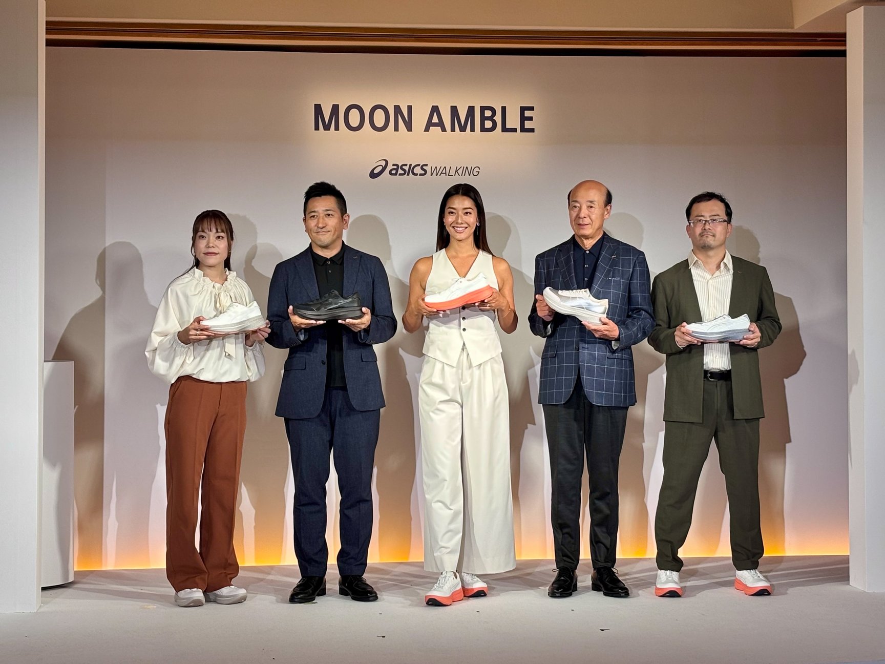 アシックスウォーキングが帝国ホテルで開催した発表会画像
