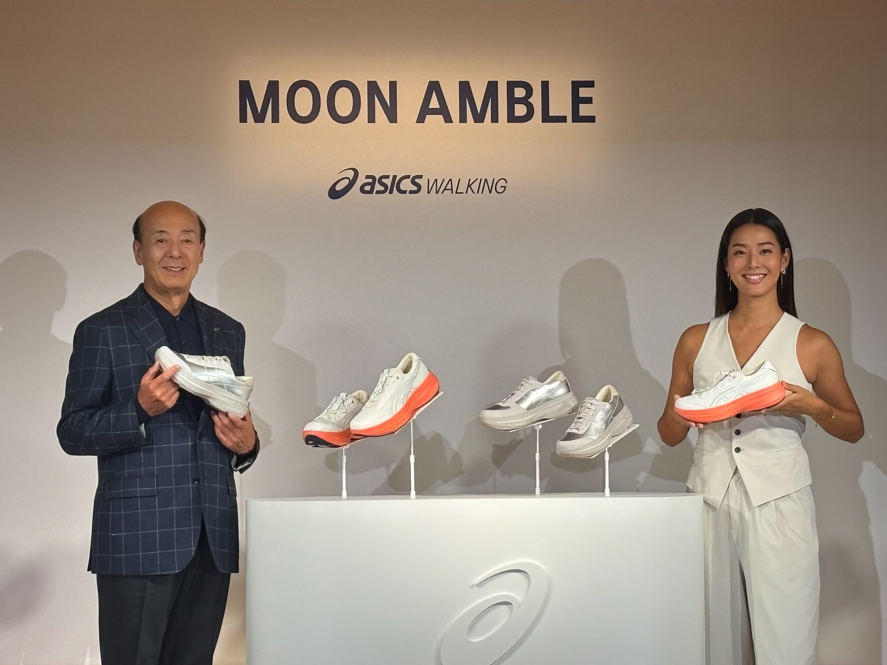 アシックスウォーキングが帝国ホテルで開催した発表会画像