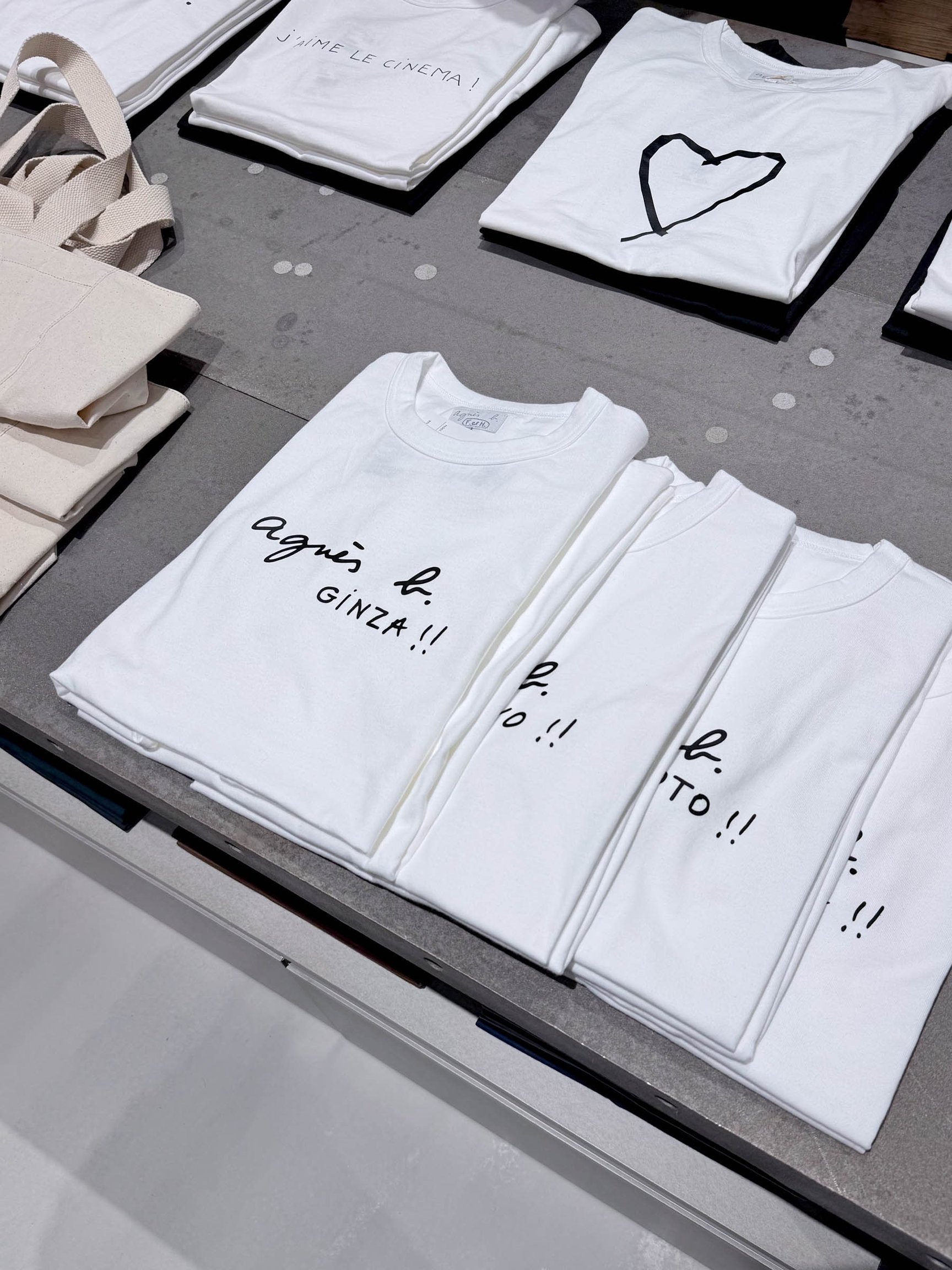 銀座店限定Tシャツ（1万1000円）