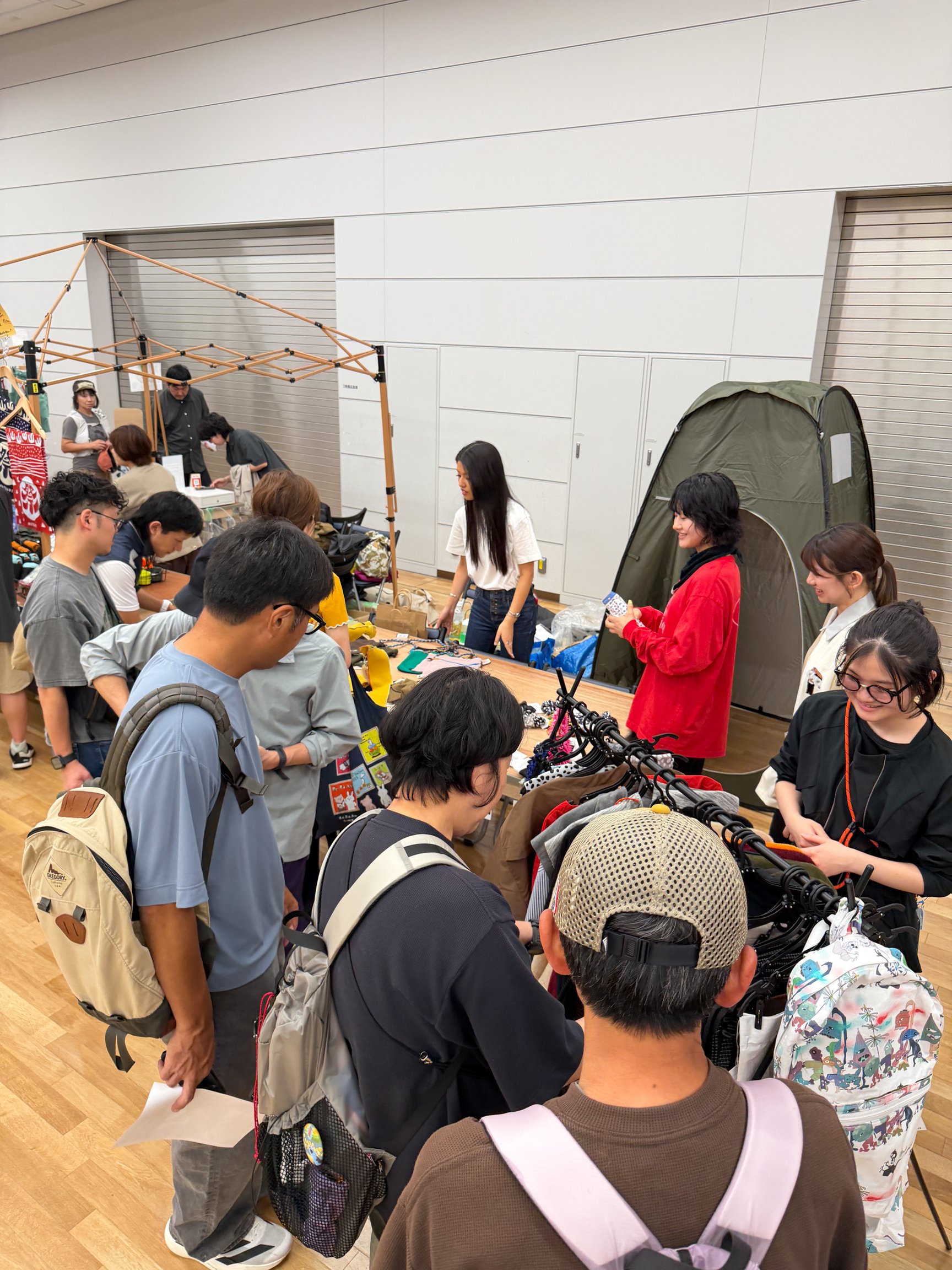 共同開商品の販売風景