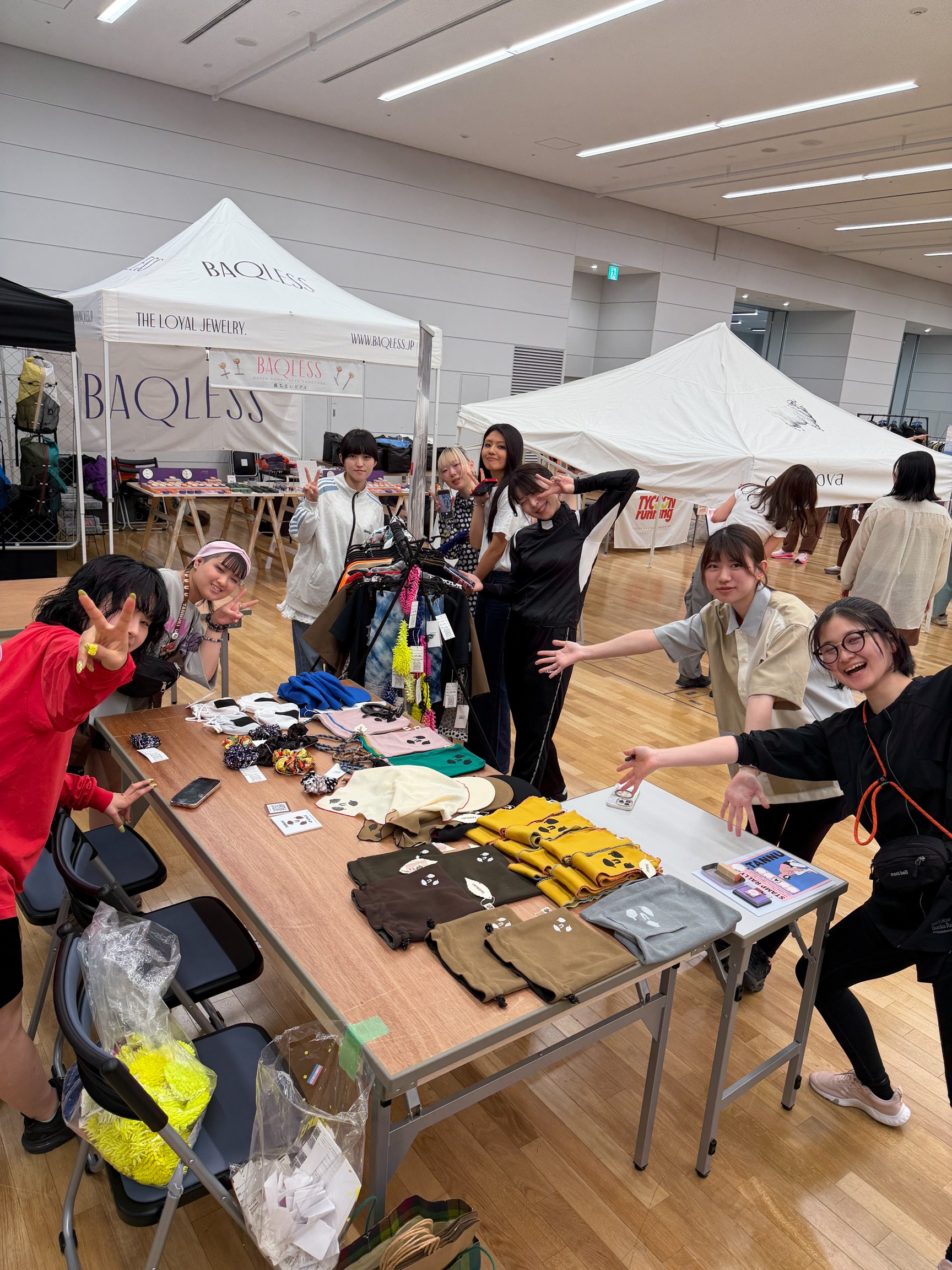 共同開商品の販売風景