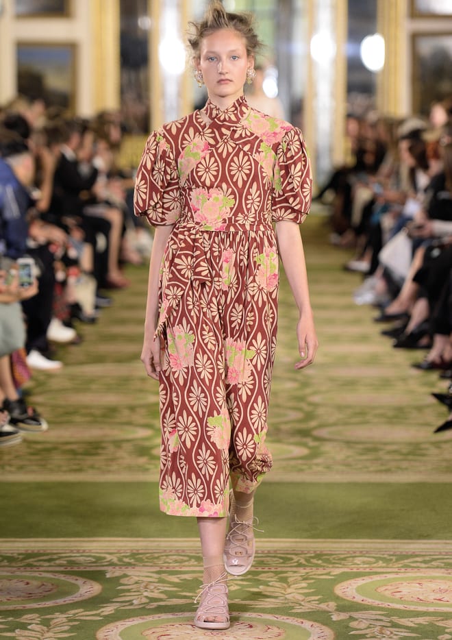 「シモーン・ロシャ」の2016年春夏コレクション