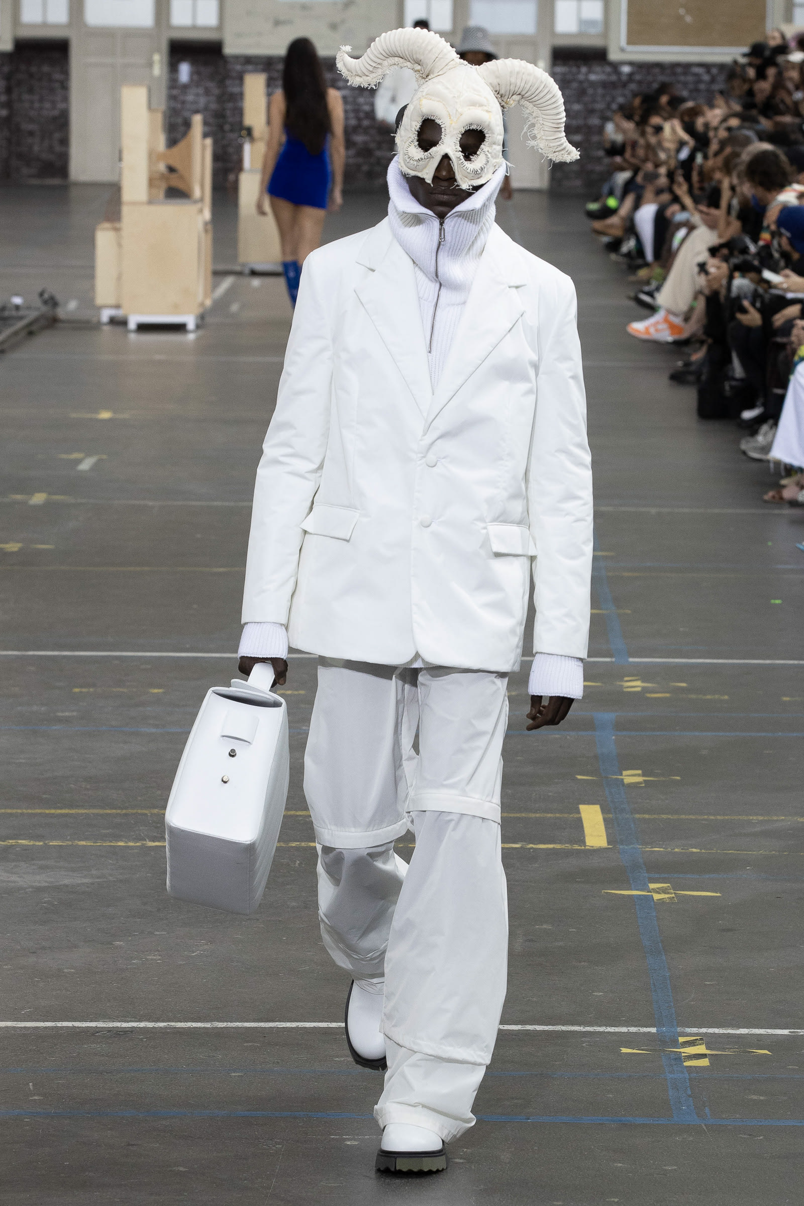 オフホワイト 2021年秋冬コレクション